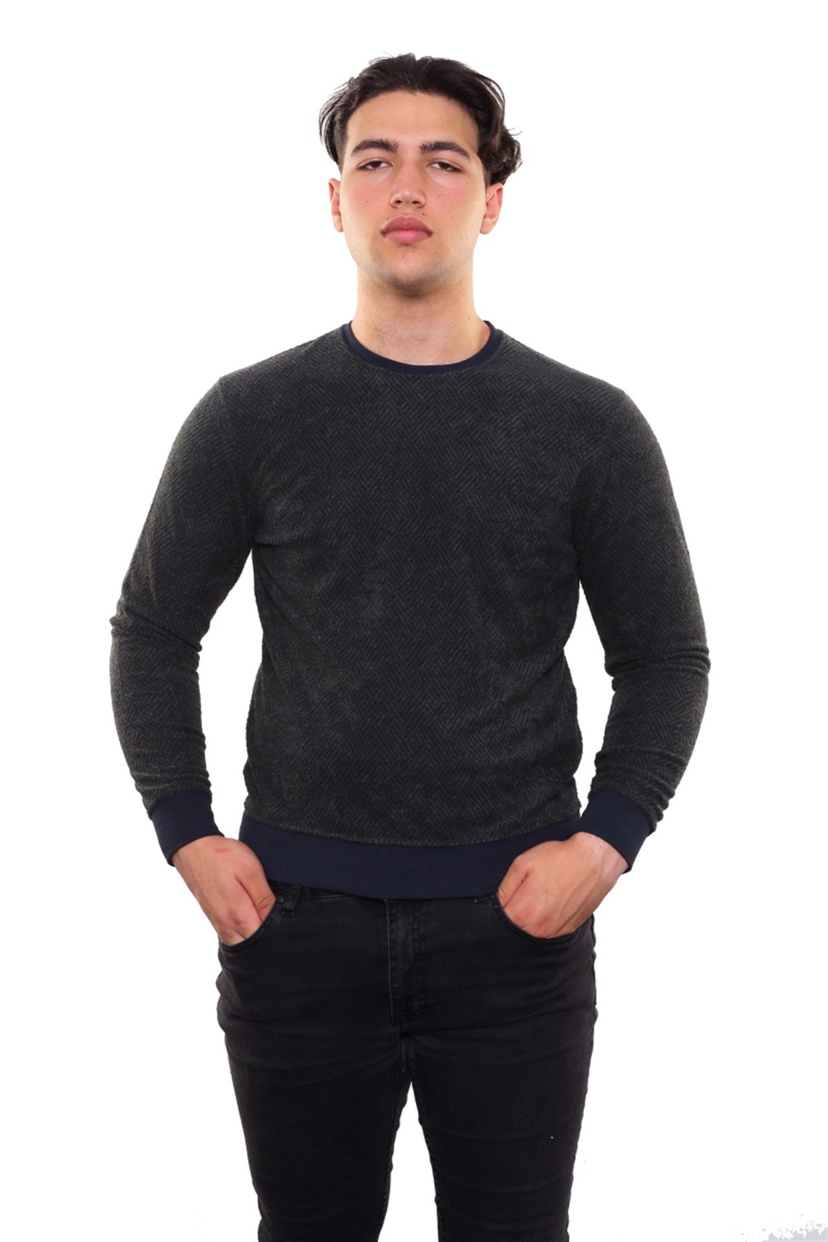 Yuvarlak Yaka Sweatshirt 