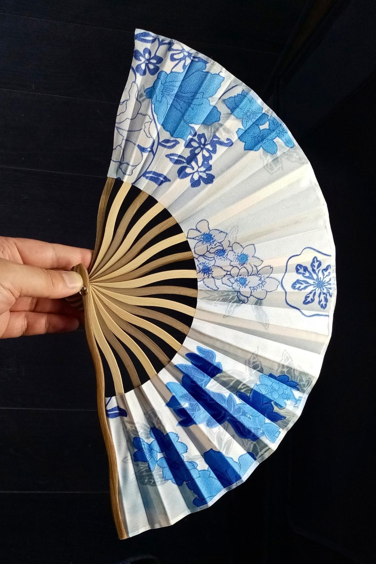 JaponyaDünyadan HediyelerDNY-HD100762Keskin Hediyelik Eşya Ve TekstilJapon Bambu Kumaş Yelpaze Çanta Boy Stant Hediyeli No.80