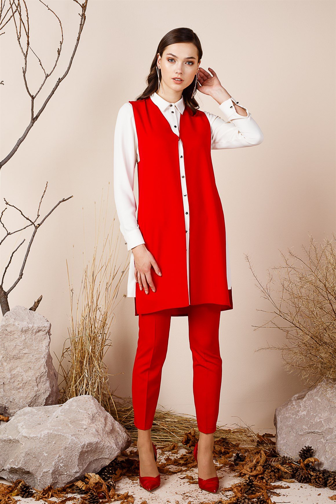 Red - Cuff and Back Detailed Suit with Vest