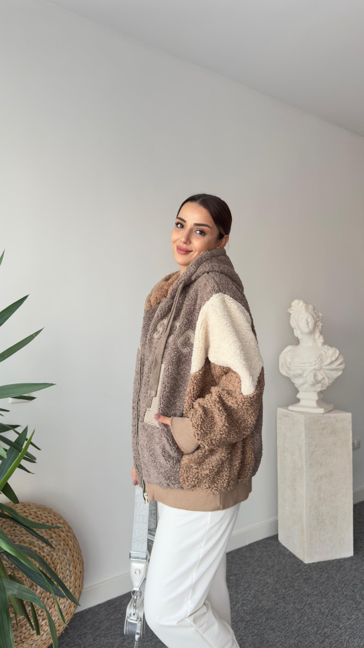Premıum Yazı Detaylı Kahve Peluş Mont