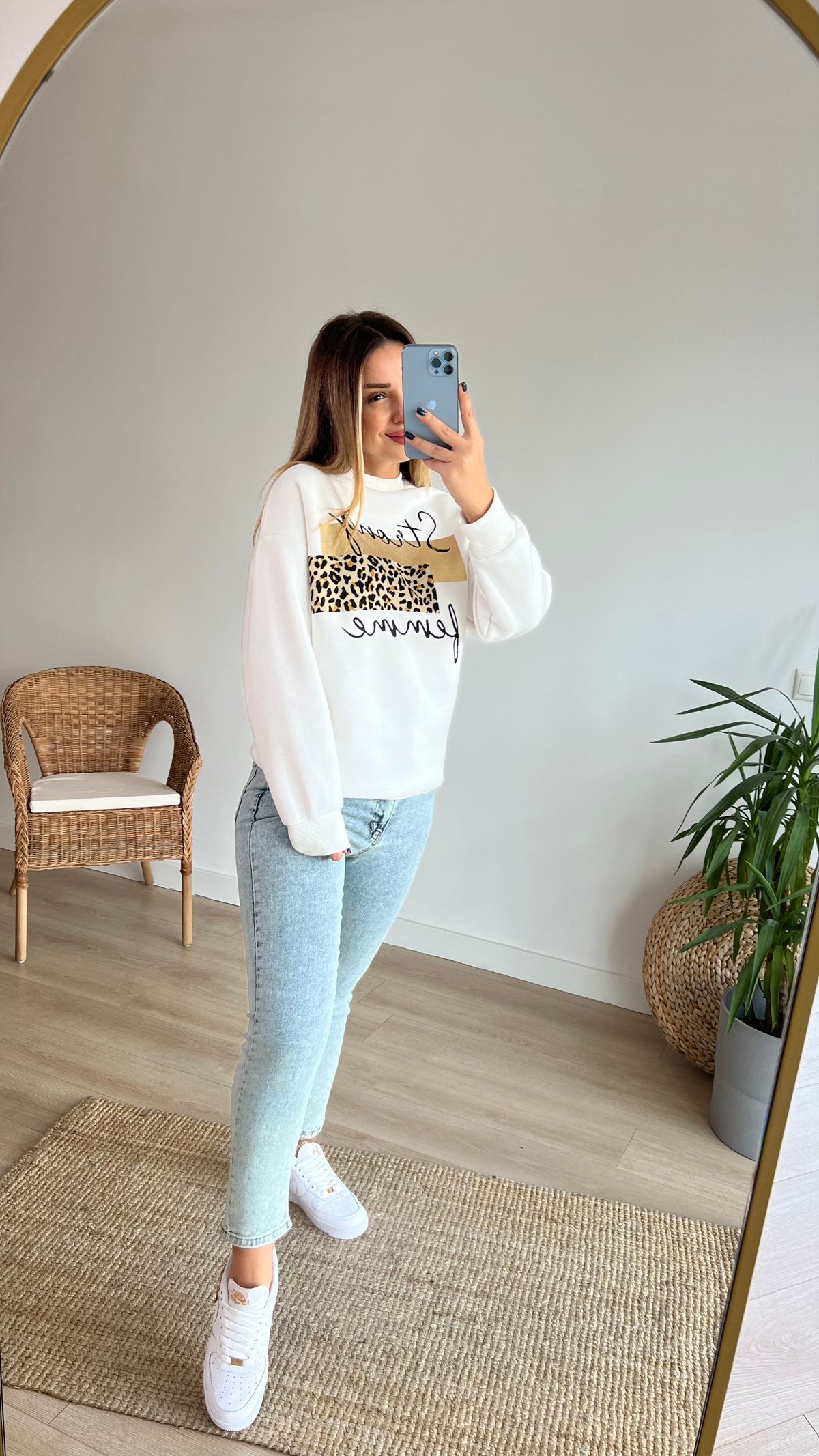 Leopar Baskı Detaylı Şardonlu Beyaz Sweat