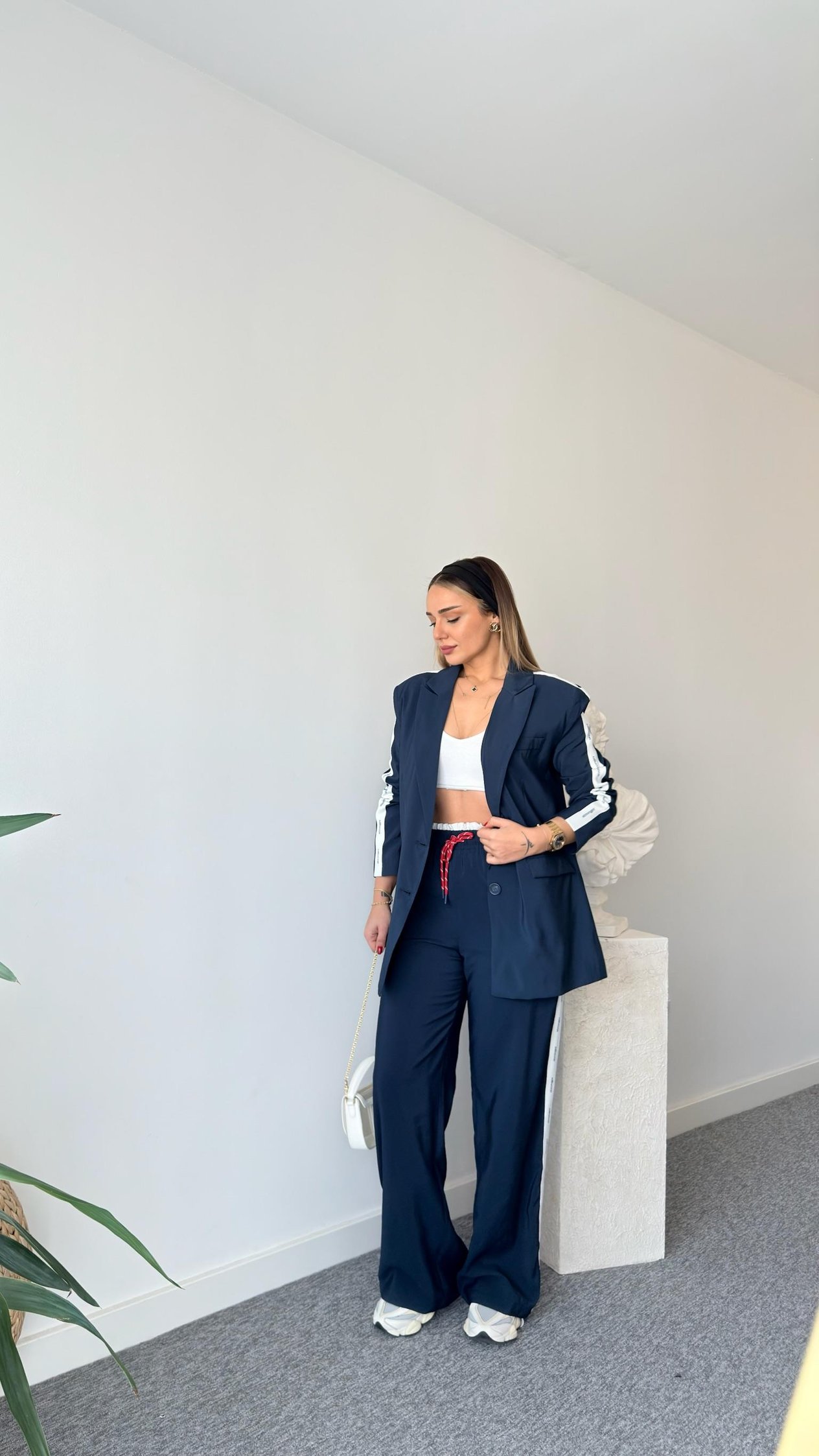Kırmızı Bağcıklı Bel Detaylı Tensel Pantolon