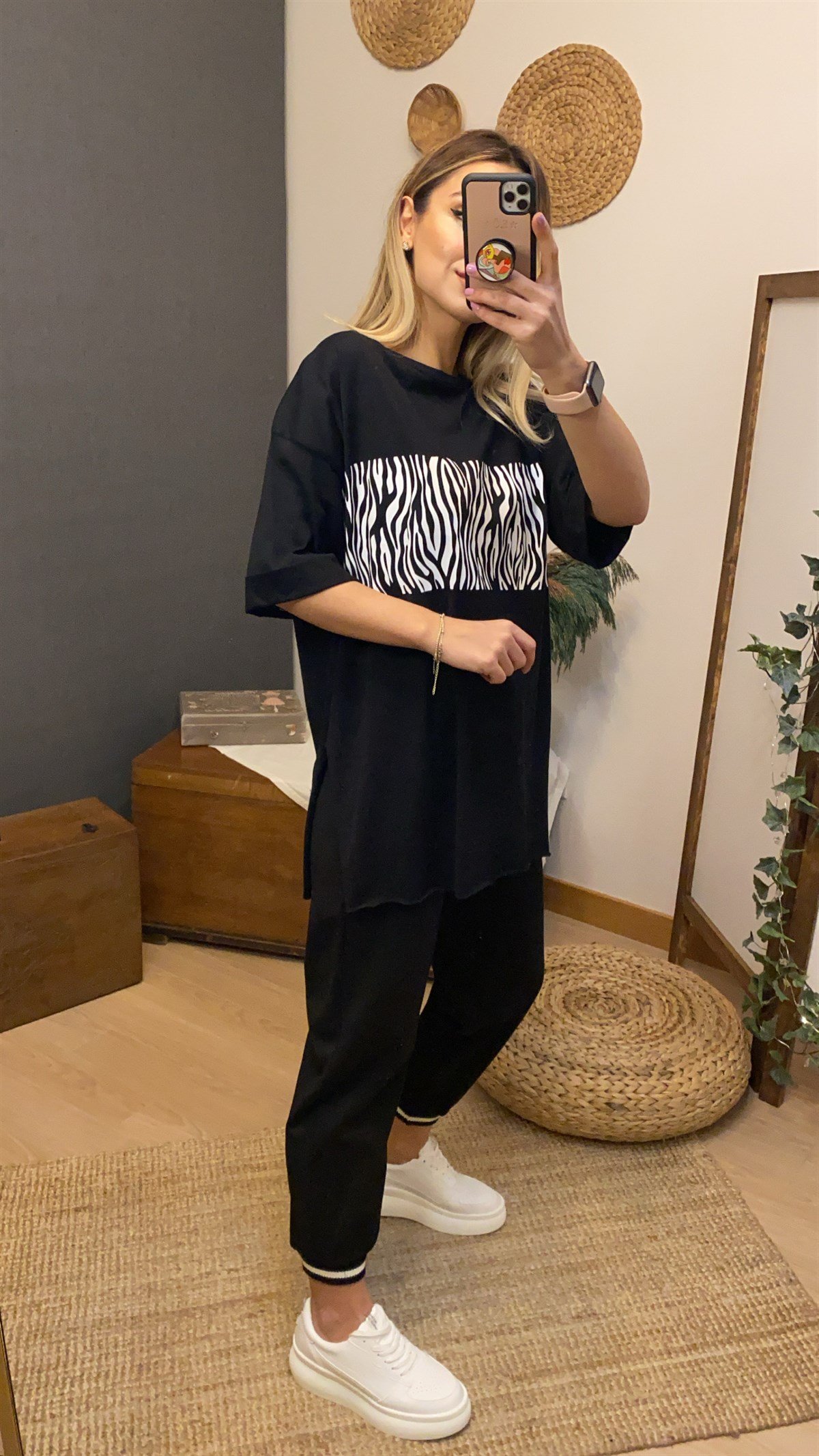 Zebra Baskılı Siyah Tshirt 
