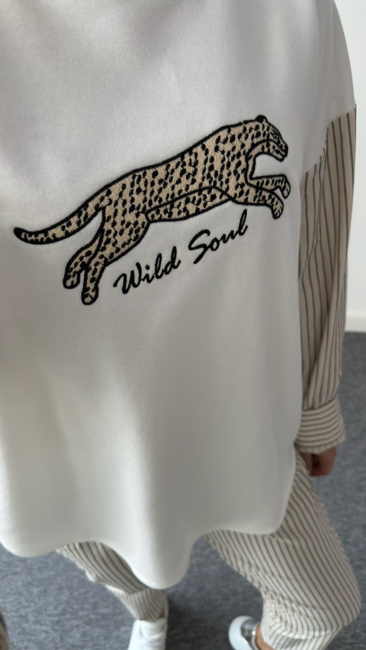 Vabu Kaplan Nakışlı Garnili Sweatshirt