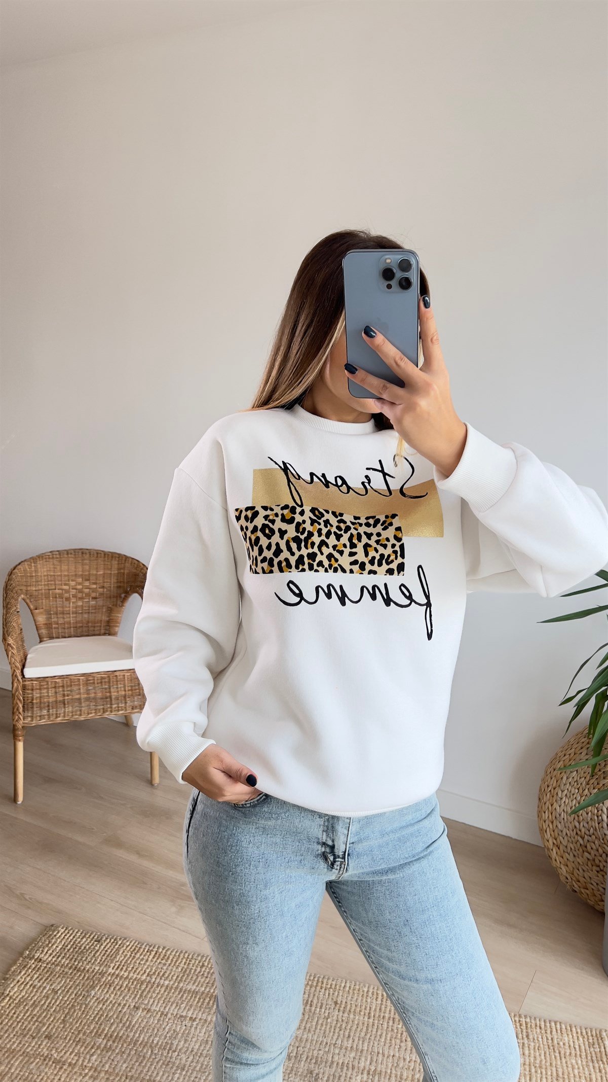 Leopar Baskı Detaylı Şardonlu Beyaz Sweat