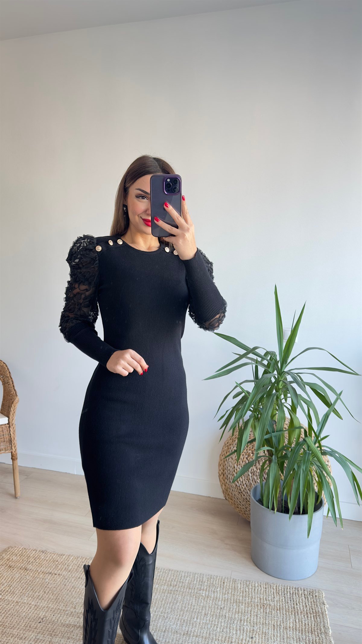 Kolları Organze Gold Düğmeli Siyah Triko Elbise 