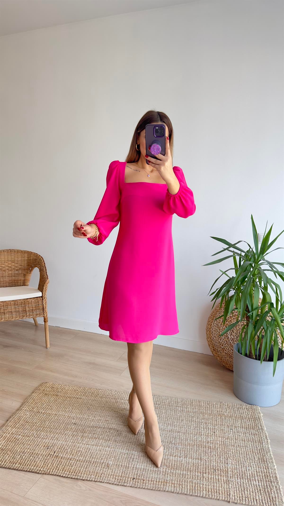 Kare Yaka Pembe Elbise 