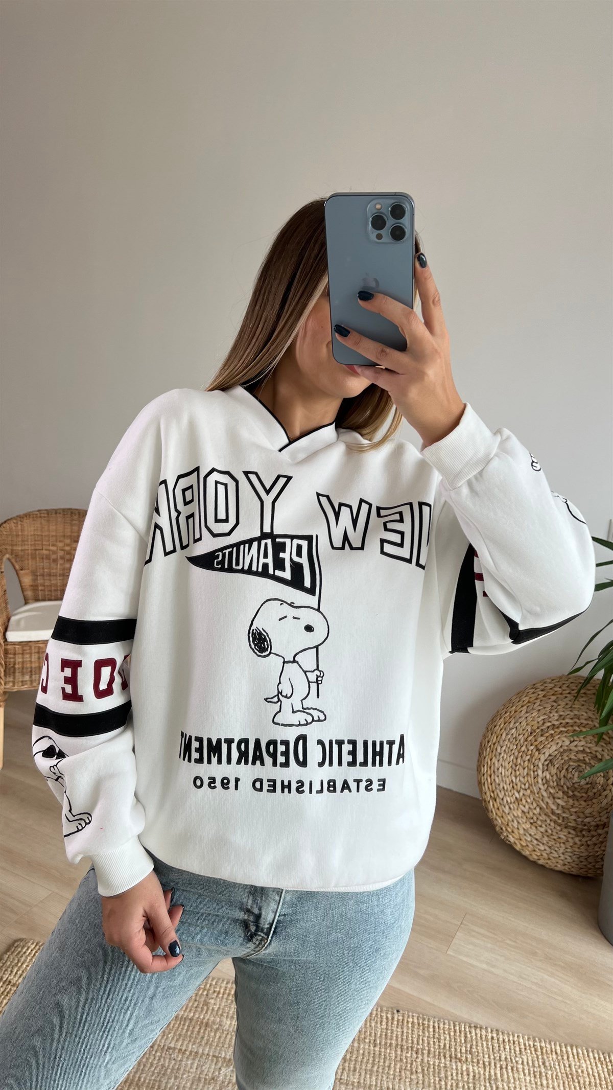 V Yaka Peanuts Şardonlu Sweat