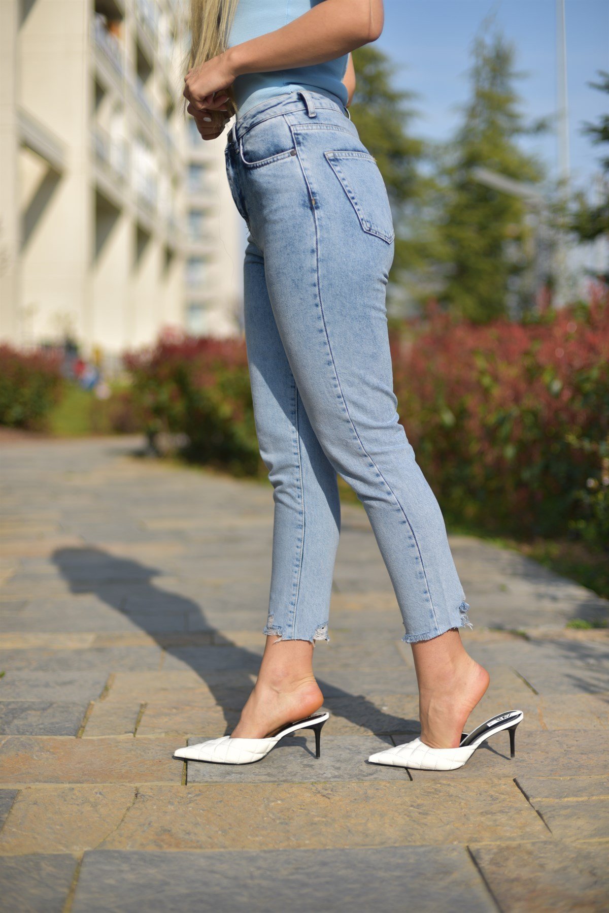 Paça Yırtık Detaylı Mom Jean