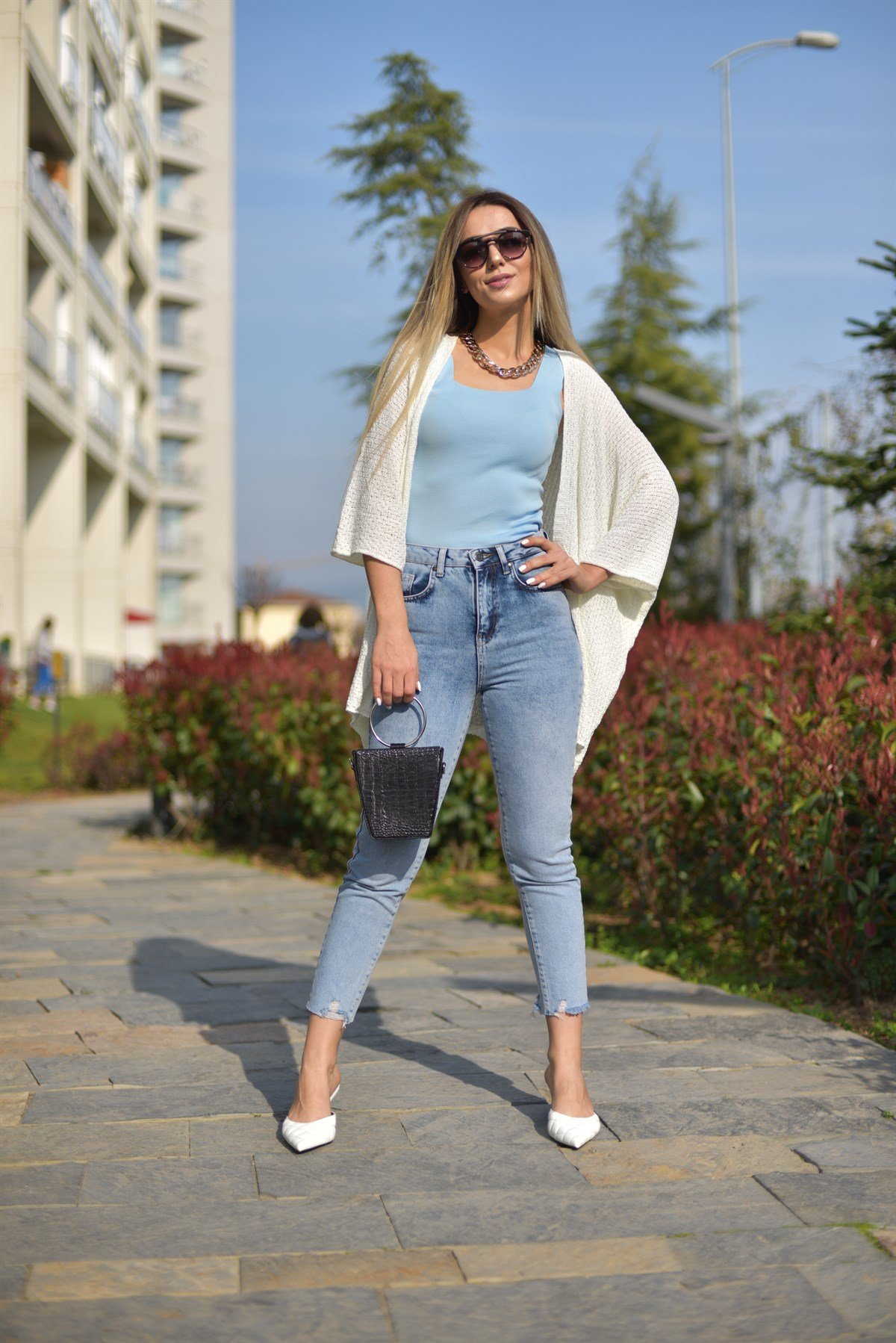 Paça Yırtık Detaylı Mom Jean