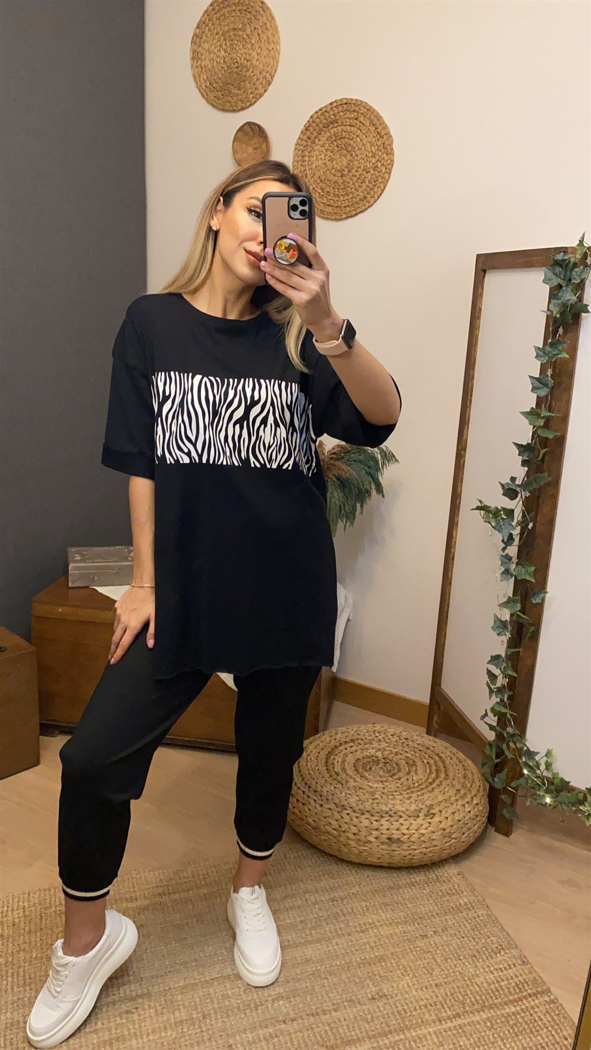 Zebra Baskılı Siyah Tshirt 