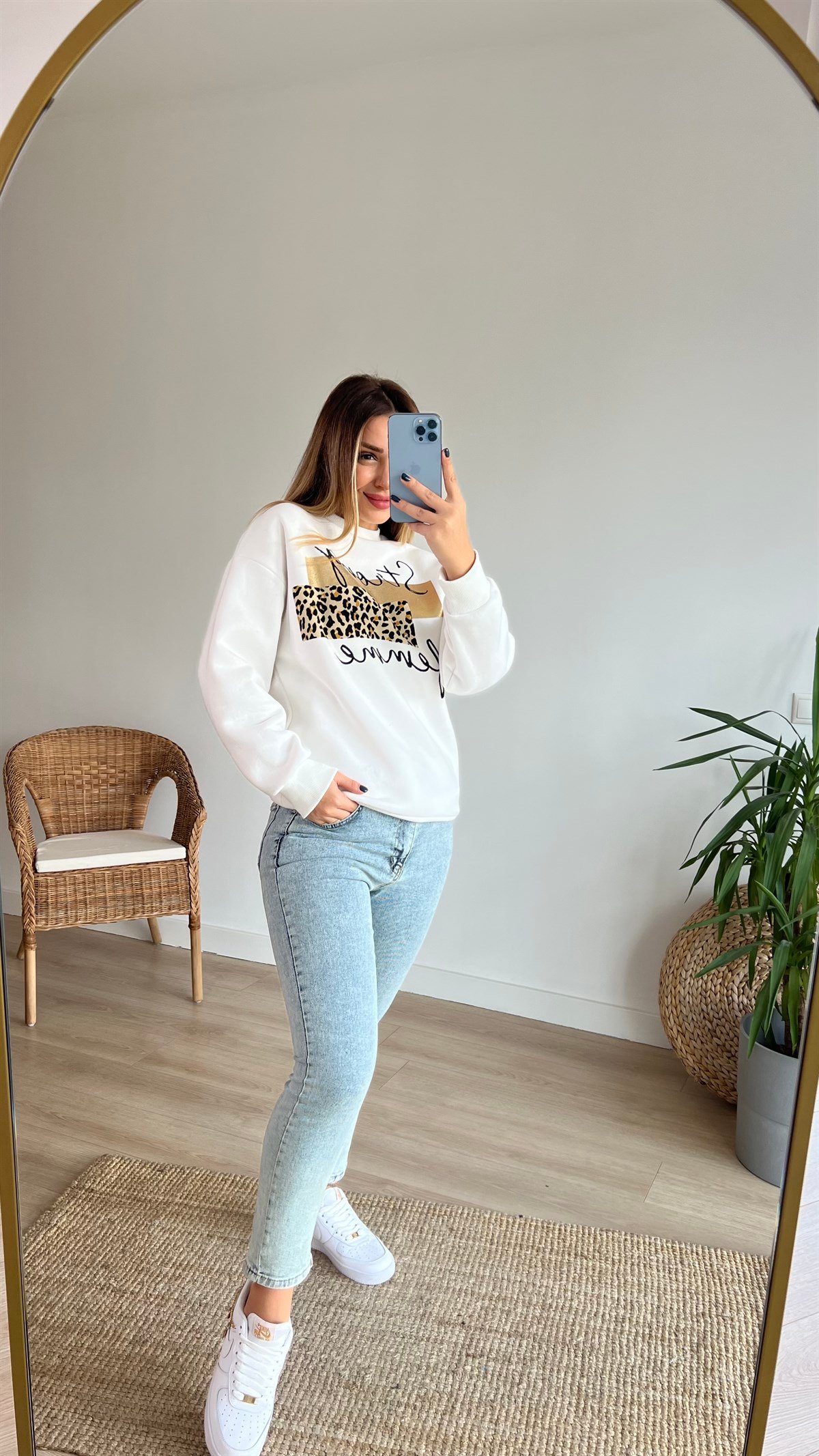 Leopar Baskı Detaylı Şardonlu Beyaz Sweat