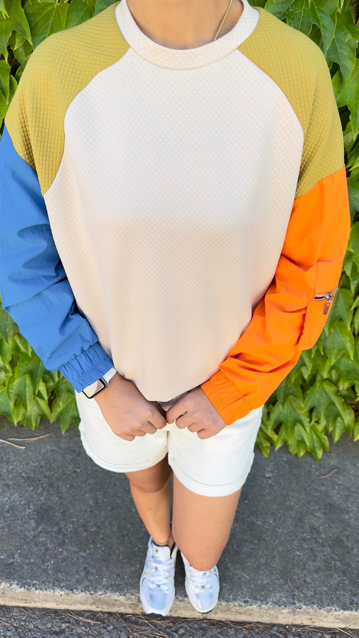 Bej Kolları Renkli Sweatshirt