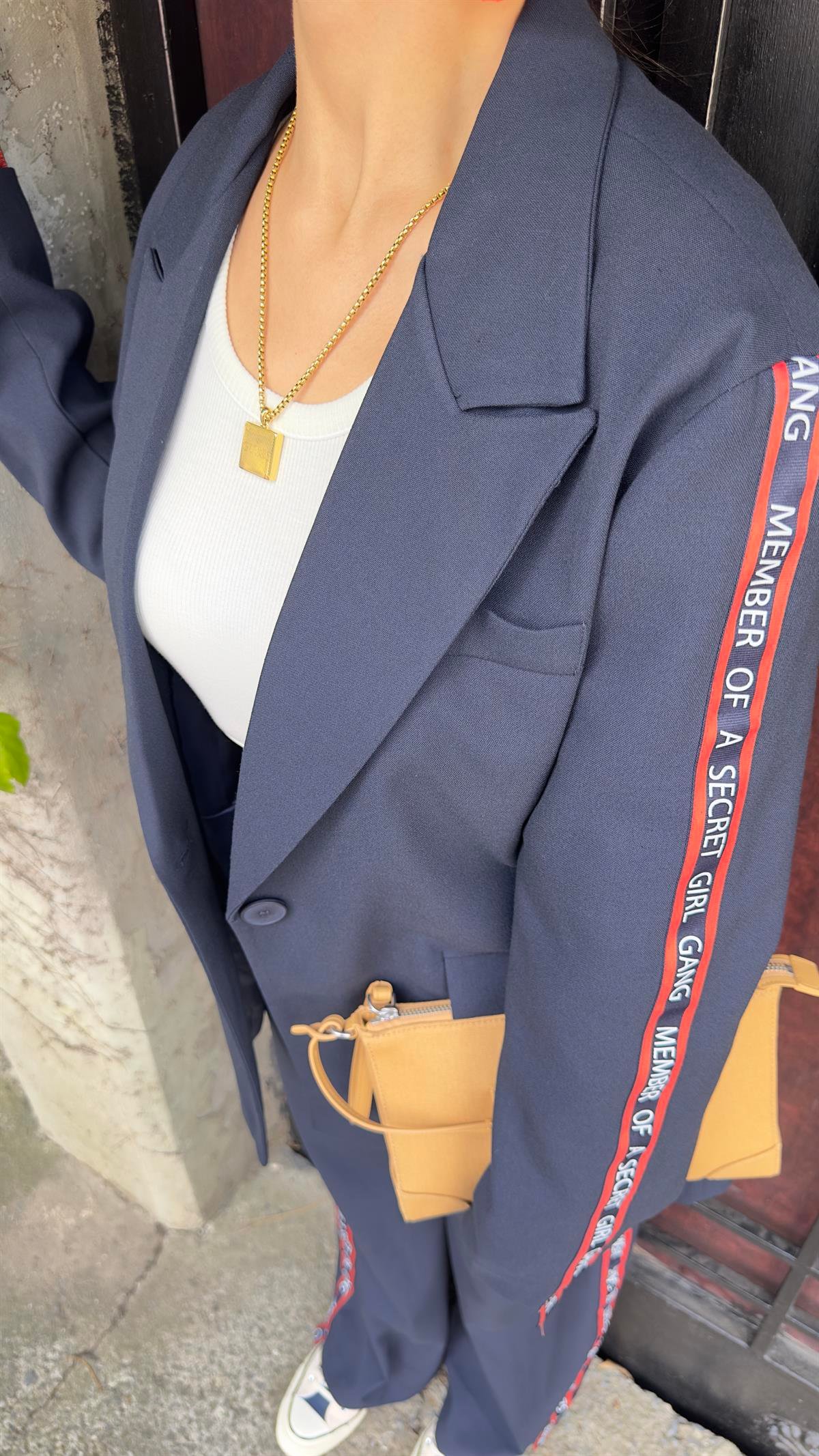 Kırmızı Şerit Ve Yazı Detay Blazer Ceket