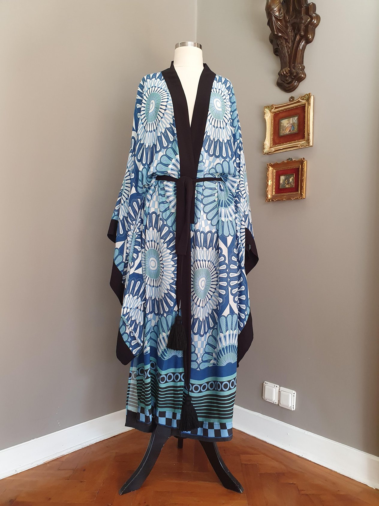 Mavi Yuvarlak Desenli Kimono