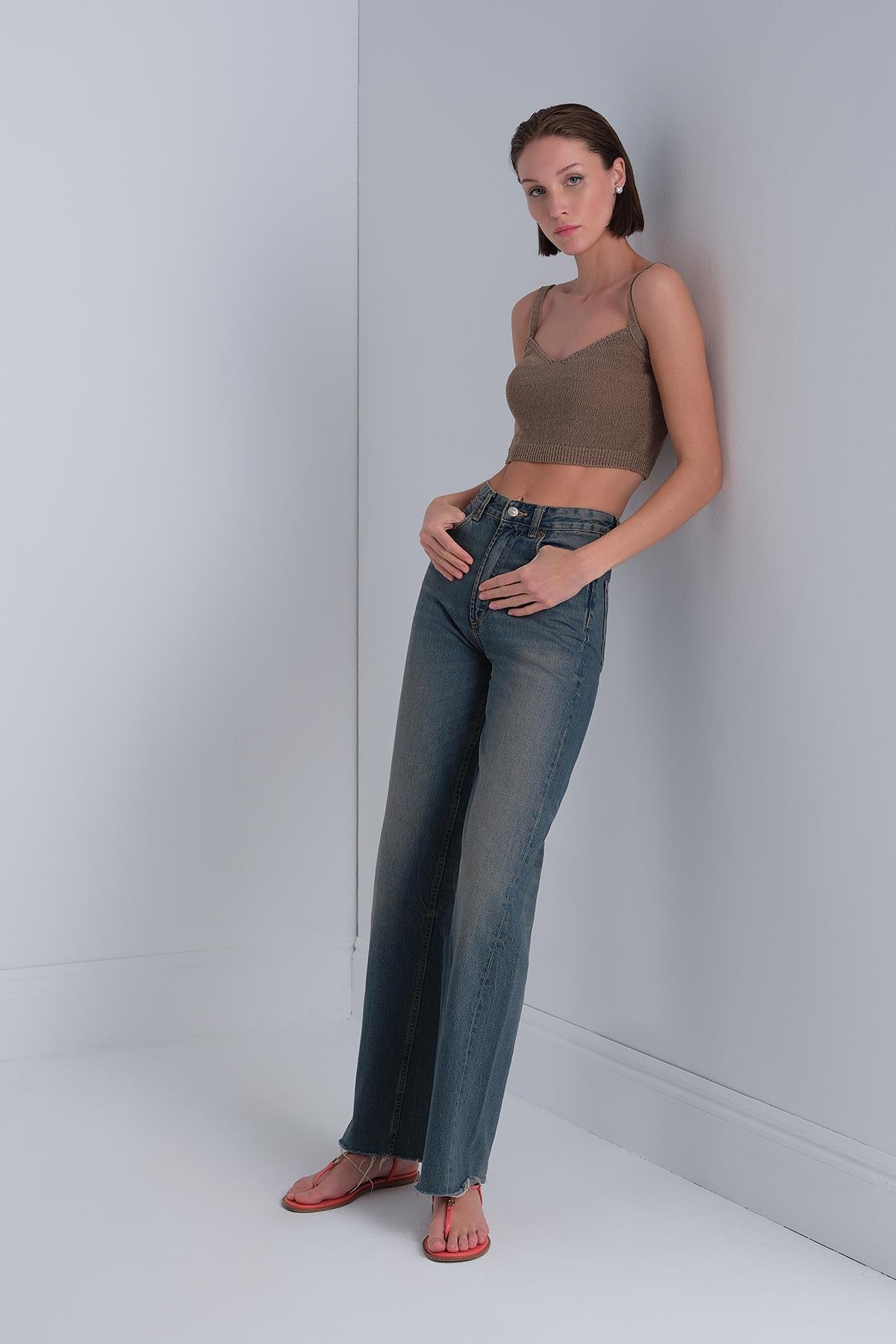 V Yaka Kahverengi Crop Top