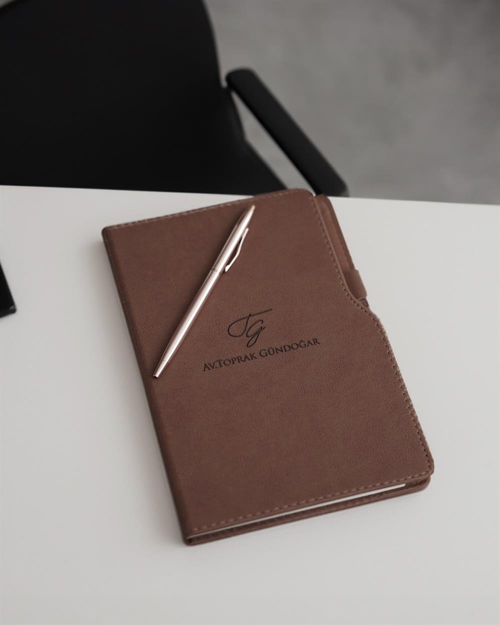 Black Royal Kişiselleştirilebilir Ciltli Defter
