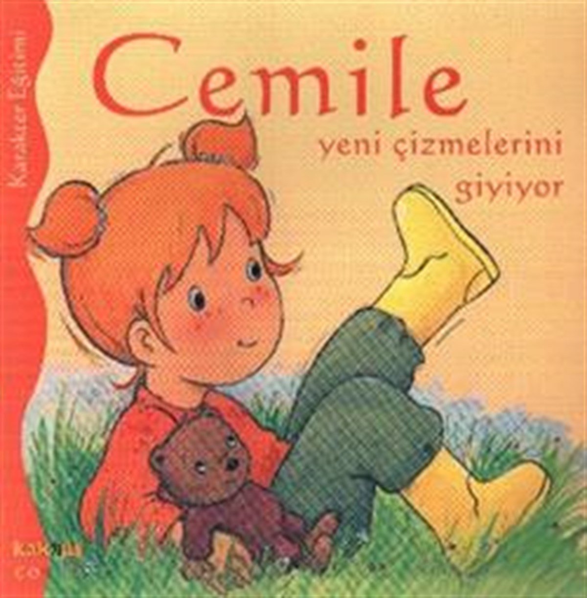 Cemile Yeni Çizmelerini Giyiyor