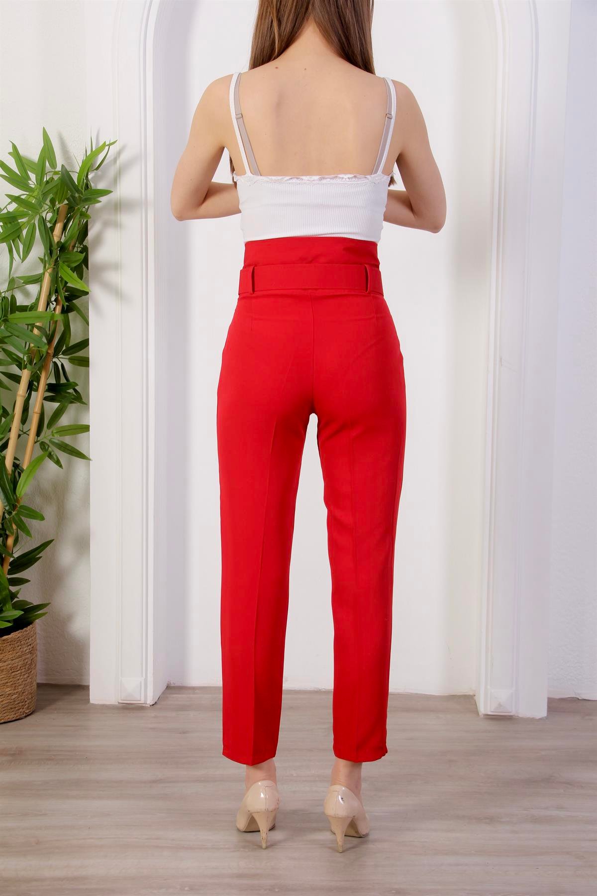 Yüksek Bel Kemerli Dar Paça Pantolon