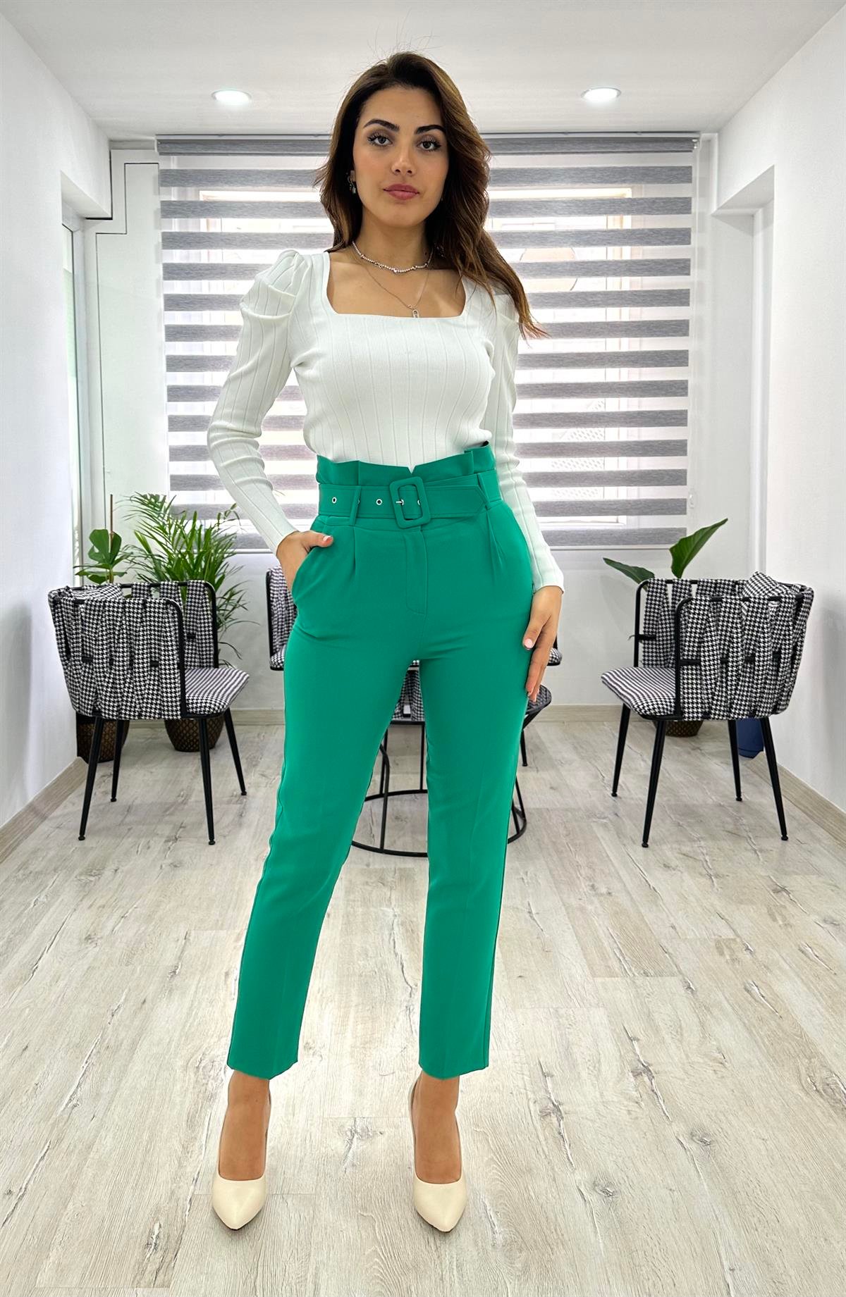 Yüksek Bel Kemerli Dar Paça Pantolon