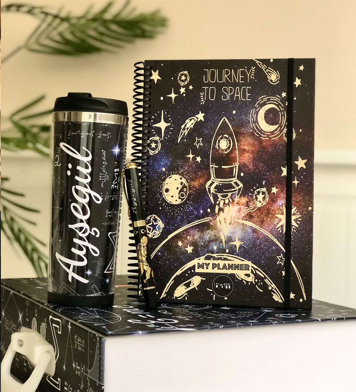 Kişiye Özel Emc ² Tasarımlı Özel Kutulu Hediye Seti Giftmoda Emc2-Mug-MKA-K-O 