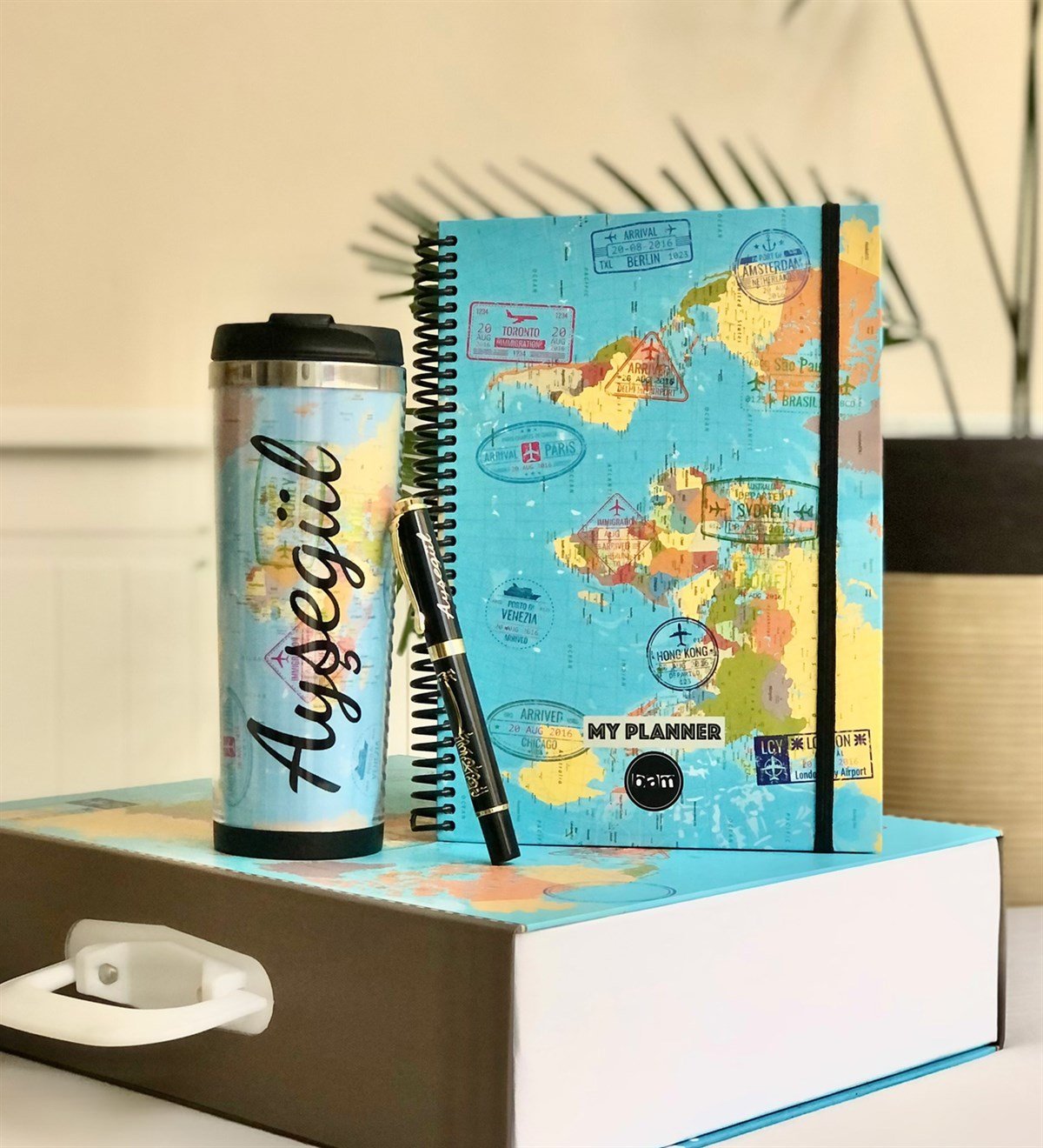  Kişiye Özel Travel Tasarımlı Özel Kutulu Hediye Seti GiftmodaTravel-Mug-Bes 
