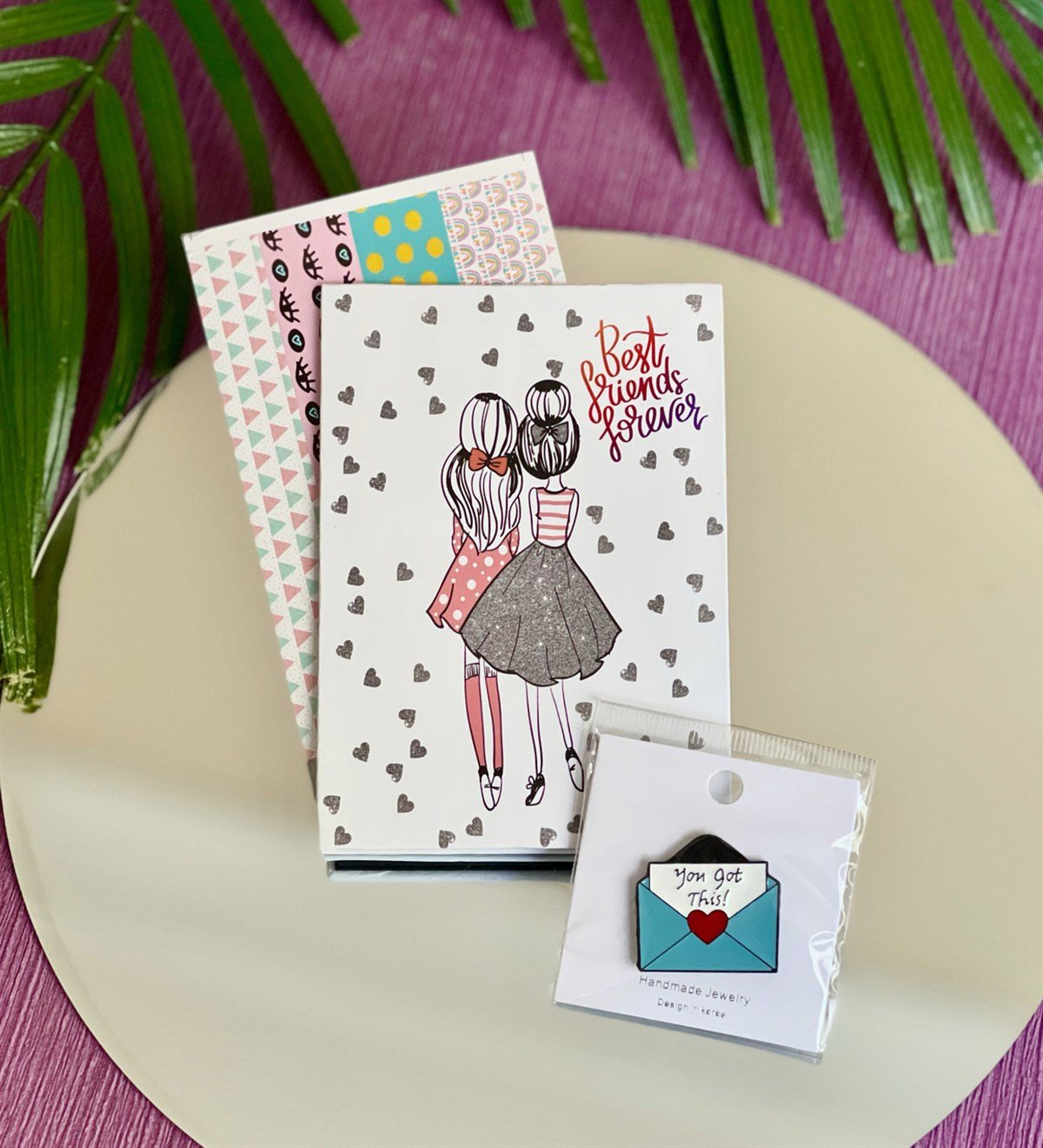 Best Friends Mini Albüm Ve Rozet SetGiftmodaGmhs100287