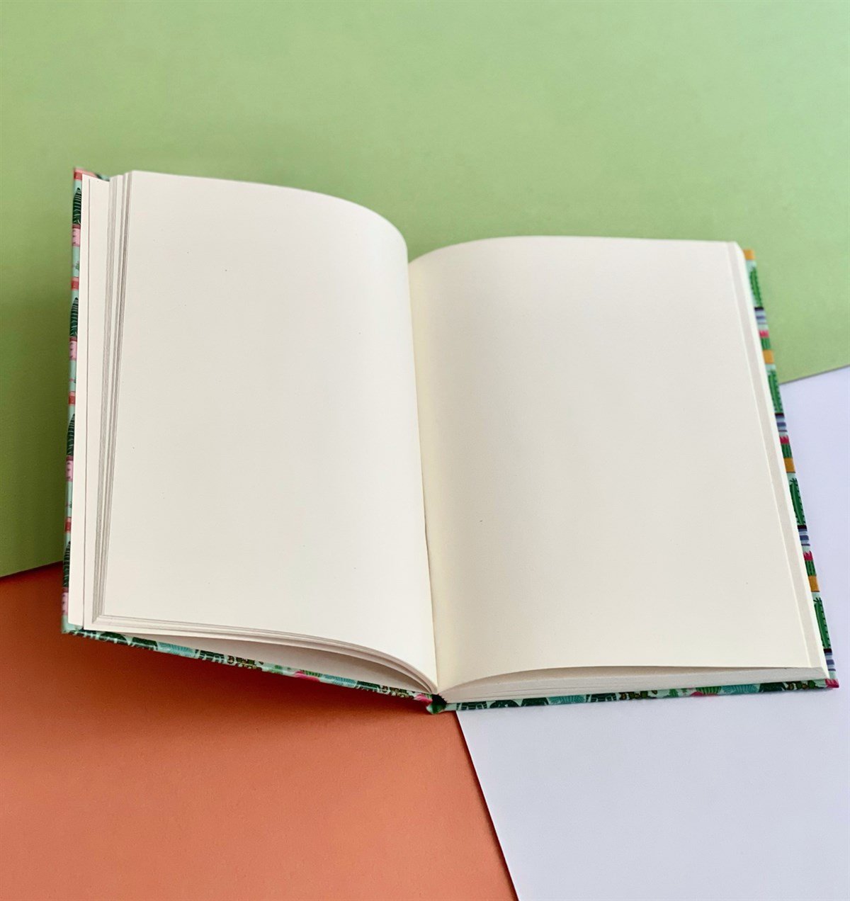 Kaktüs Motto Tasarım Lastikli DeftergiftmodaMotto-Kaktüs-Lastiikli-Defter