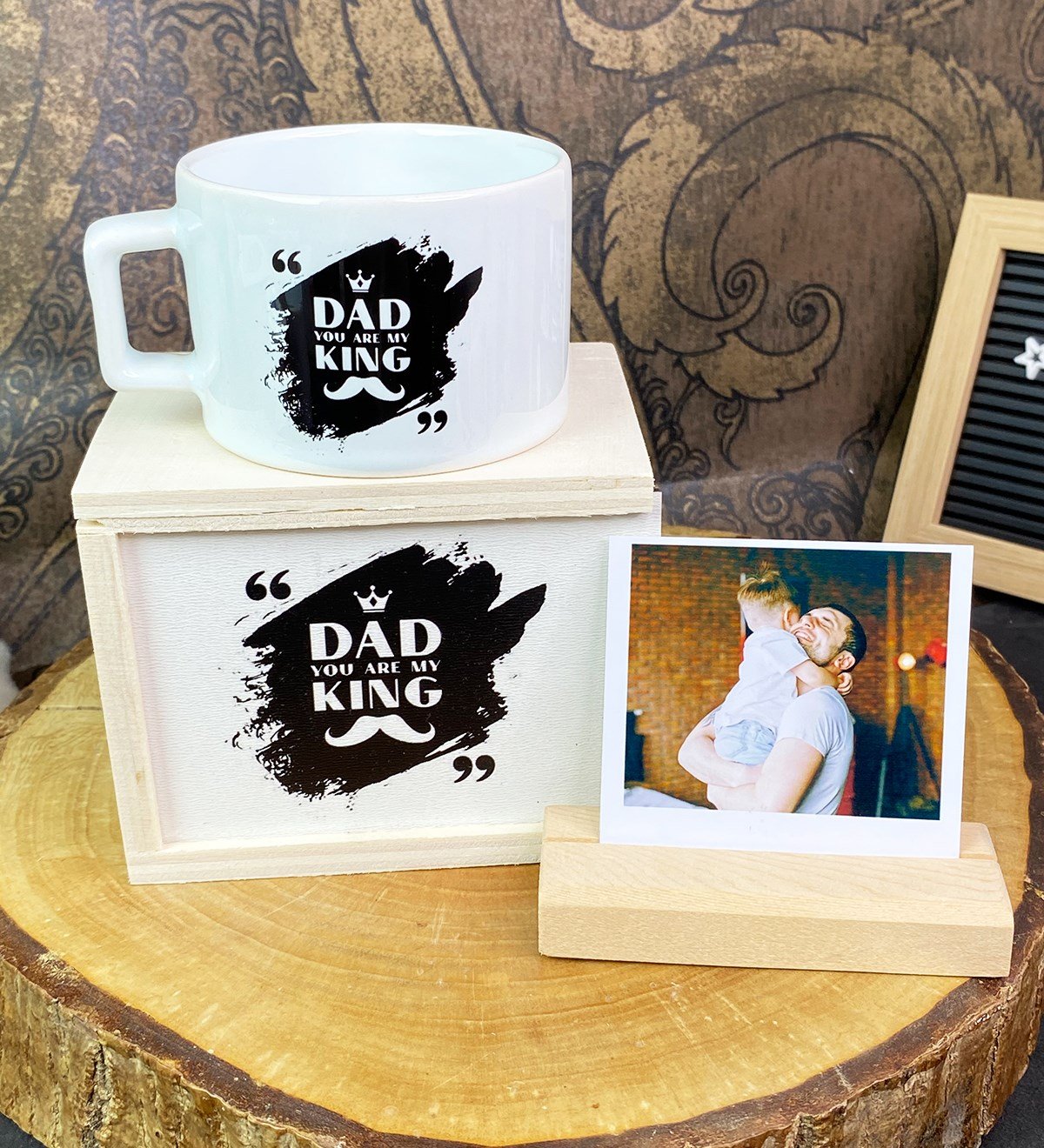 Kral Baba Tasarımlı Kutulu Kupa Ve Ahşap Fotoğraf Tutucu SetgiftmodaGmhs101741