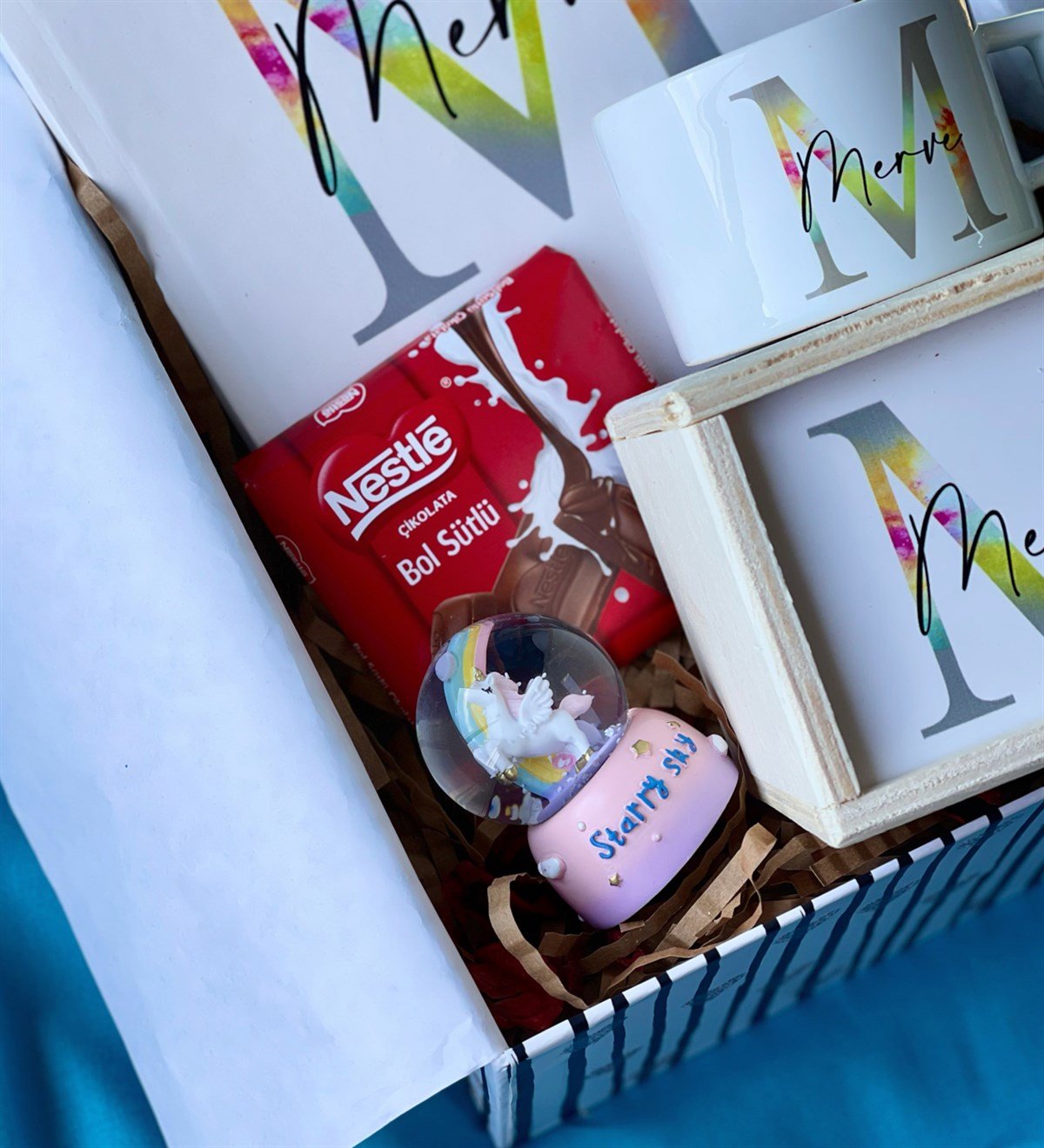 Kişiye Özel Harfli Ajanda Kutulu Kupa Mini Unicorn Starry Sky Kar Küresi Ve Çikolata Hediye SetigiftmodaGmhs100651