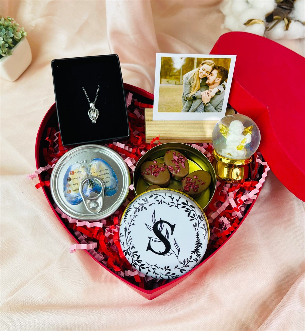 Kişiye Özel Fotoğraflı Harfli Çiçek Tasarımlı Sevgiliye Hediye Seti giftmodaGmhs101550