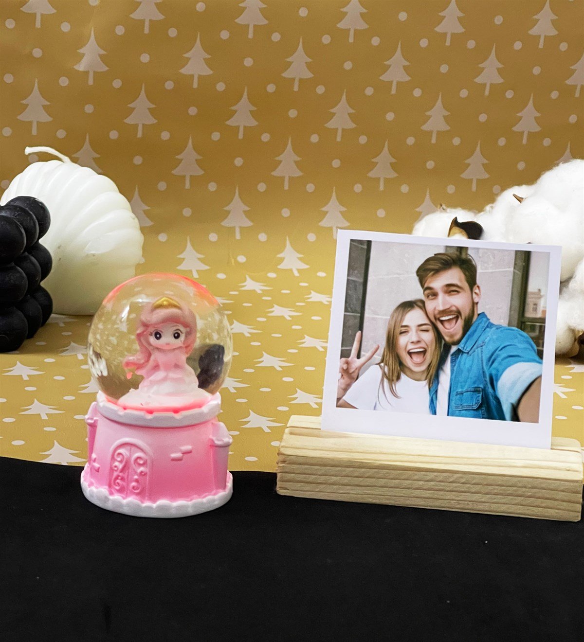 Kişiye Özel Ahşap Fotoğraf Tutucu Ve Sevimli Prenses Mini Işıklı Kar KüresigiftmodaGmhs101837