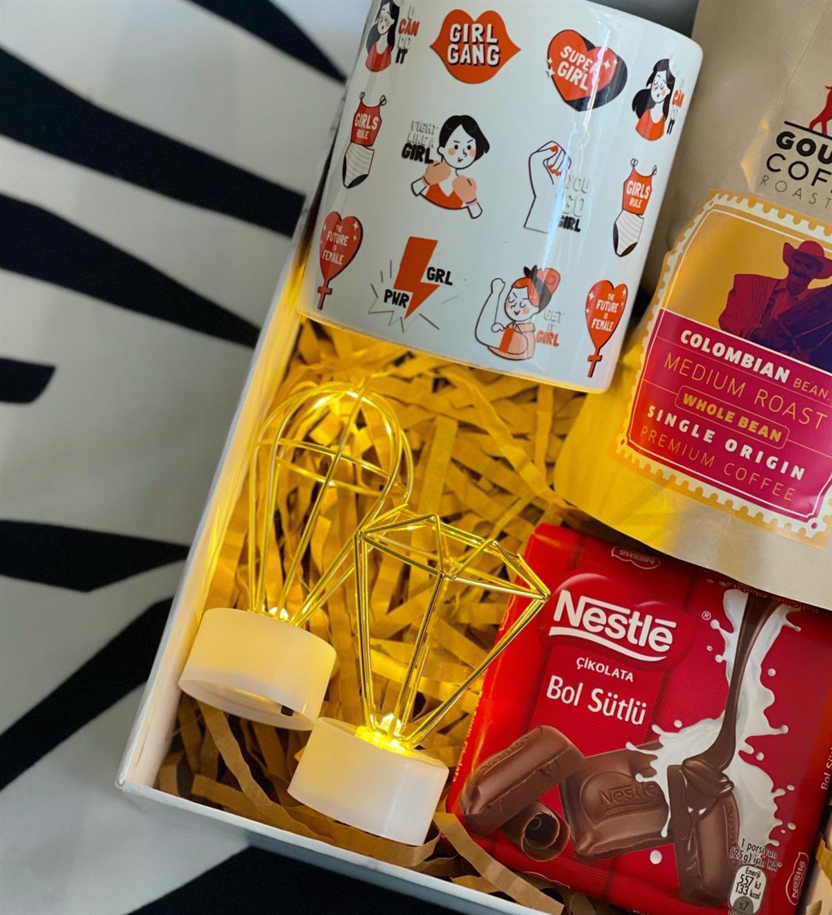 Girl Gang Tasarımlı Kupa Elmas Balon Gece Lambası Filtre Kahve Ve Çikolata Kadınlara Özel Hediye SetiGiftmodaGmhs100459