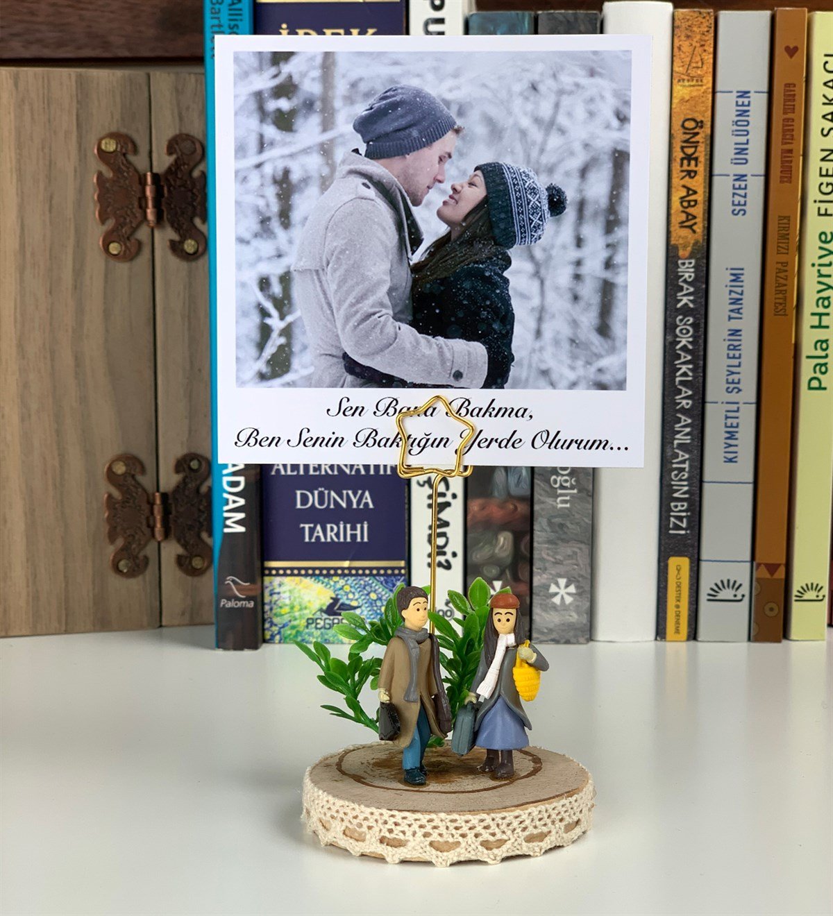 Kişiye Özel Fotoğraflı Romantik Aşıklar Not Tutacağı ve Bankta Oturan SevgililerGiftmodaGM-2075-GM-1349