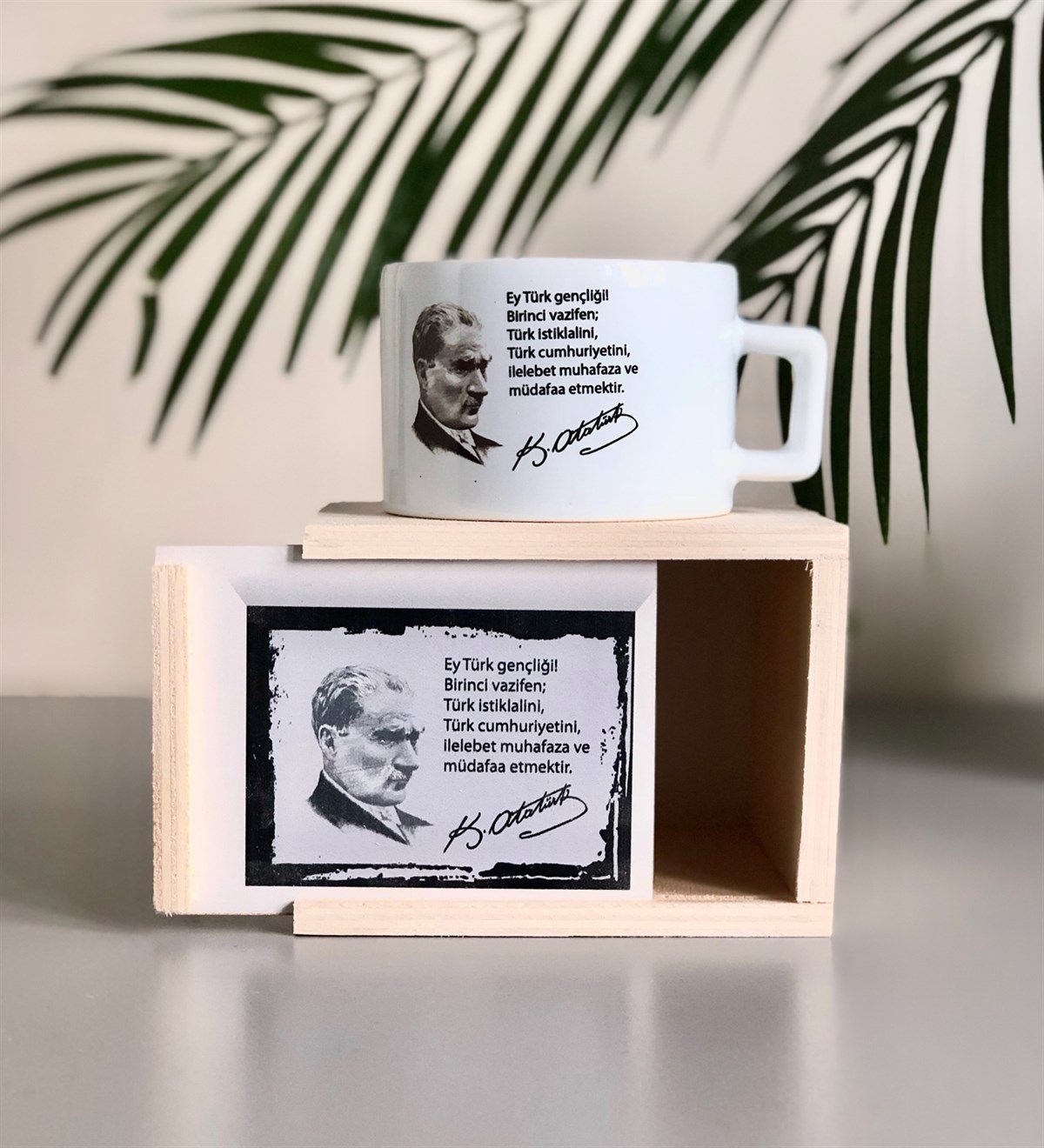 M.Kemal Atatürk Gençliğe Hitabe Tasarımlı Kutulu KupaGiftmodaM.Kemal-Gençliğe-Hitabe