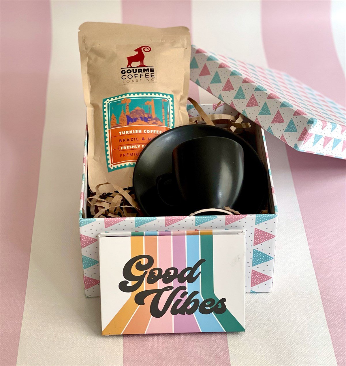 Türk Kahvesi Fincanı Good Vibes Mini Fotoğraf Albümü ve Türk Kahvesi Mini Hediye Seti GiftmodaGmhs101034