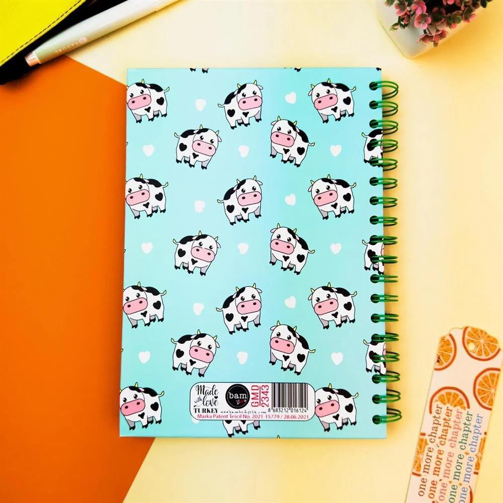 Moo Sevimli İnek Tasarımlı Spiralli Sticker'lı Tarihsiz Konuşan Ajanda Haftalık Planlayıcı Defter