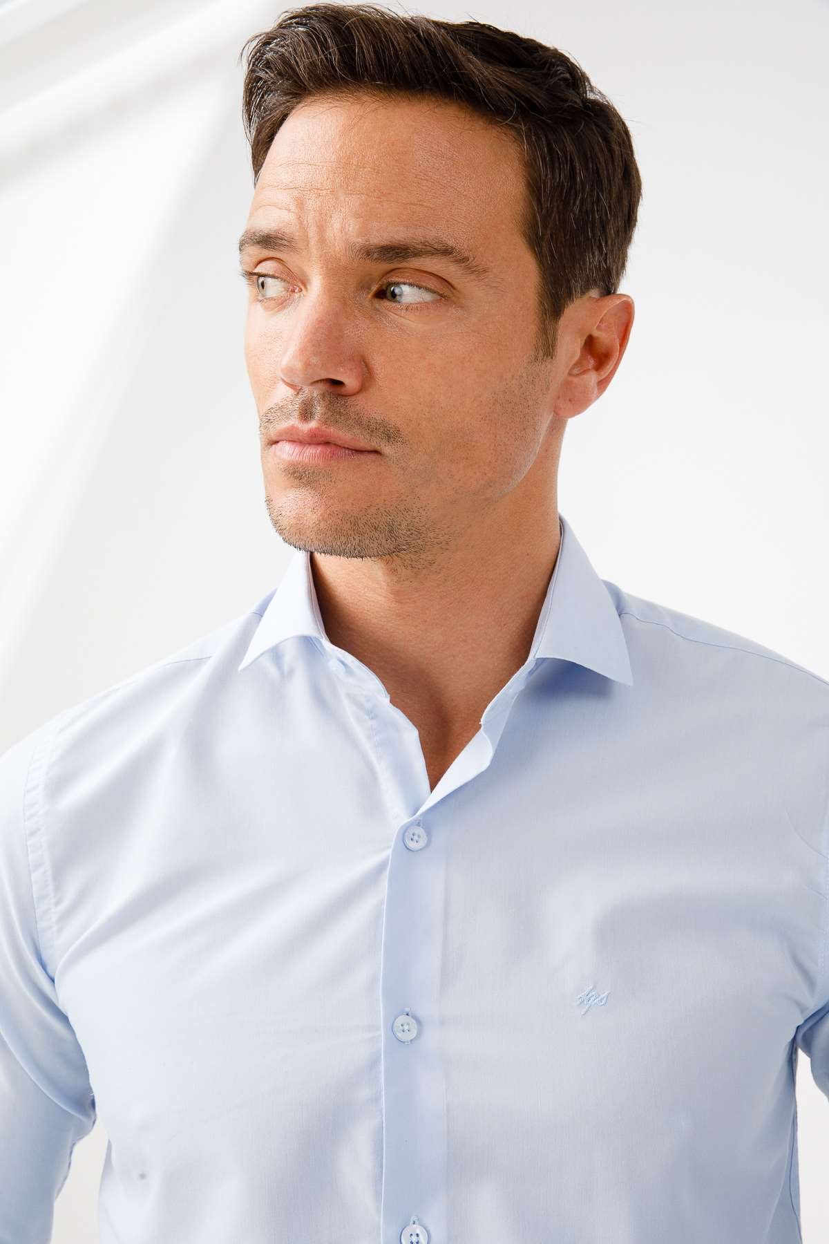 ERKEK AÇIK MAVİ SLIM FIT / DAR KALIP EASY IRON ( KOLAY ÜTÜ ) BASIC GÖMLEK