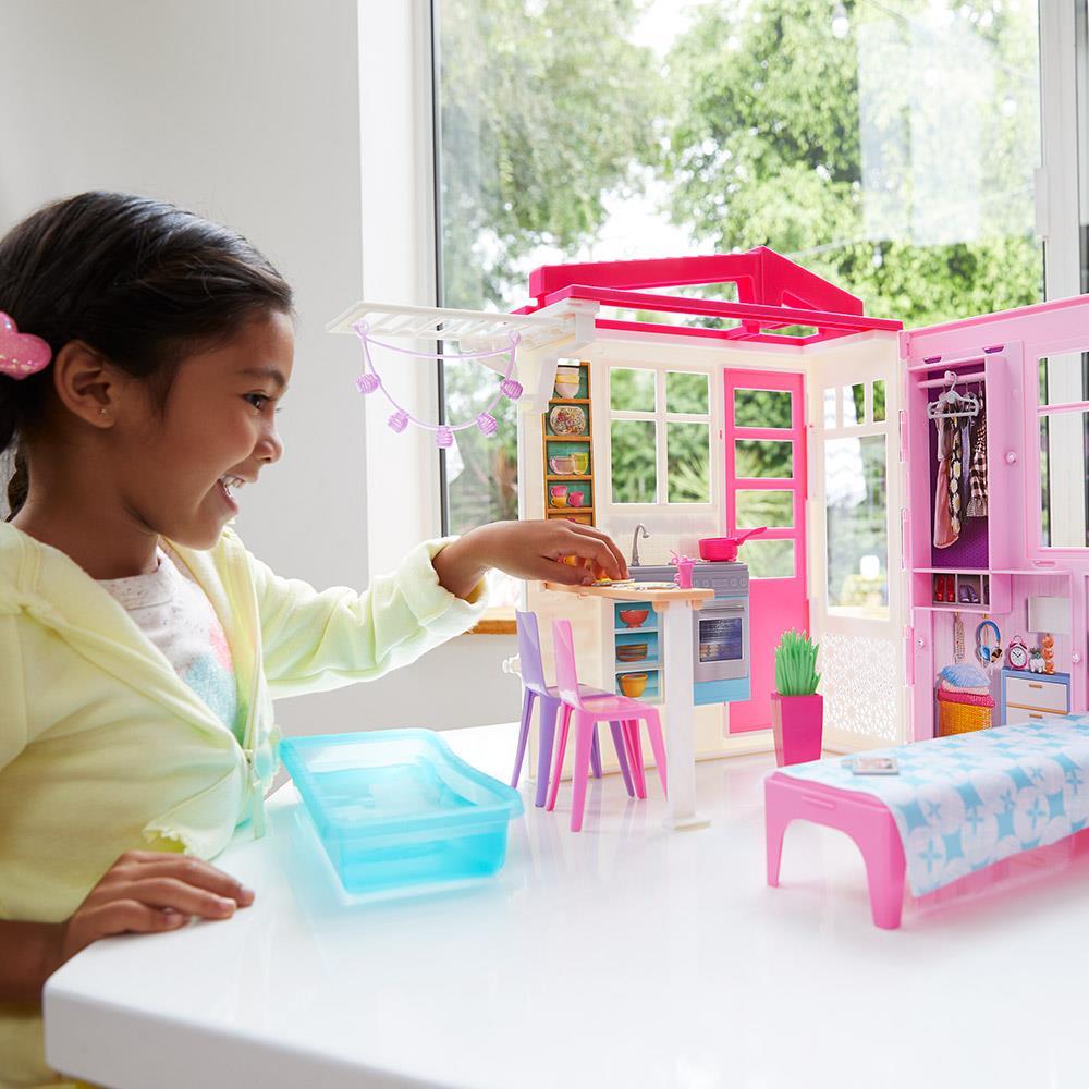 MATTELACAR MATTEL BARBIE nin TAŞINABİLİR PORTATİF EVİ FXG54