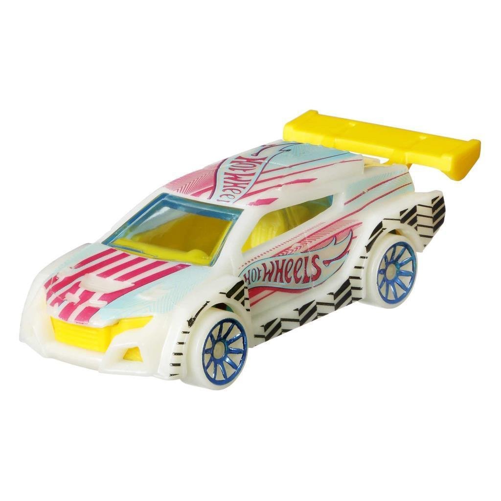 HOT WHEELSHot Wheels Monster Trucks Karanlıkta Parlayan Araçlar