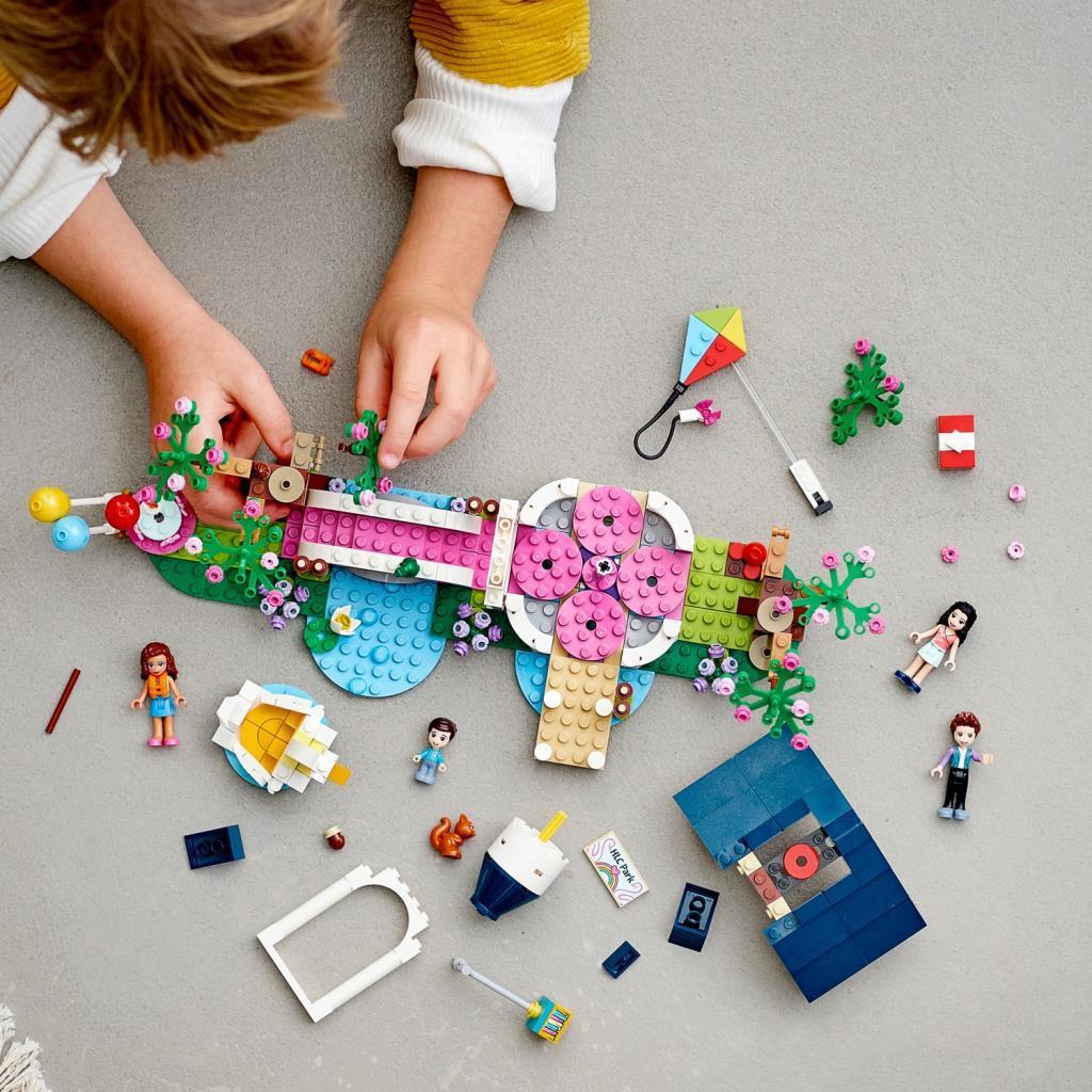 LEGOLEGO® Friends Heartlake City Parkı 41447 - Çocuklar için Oyuncak Yapım Seti (432 Parça)