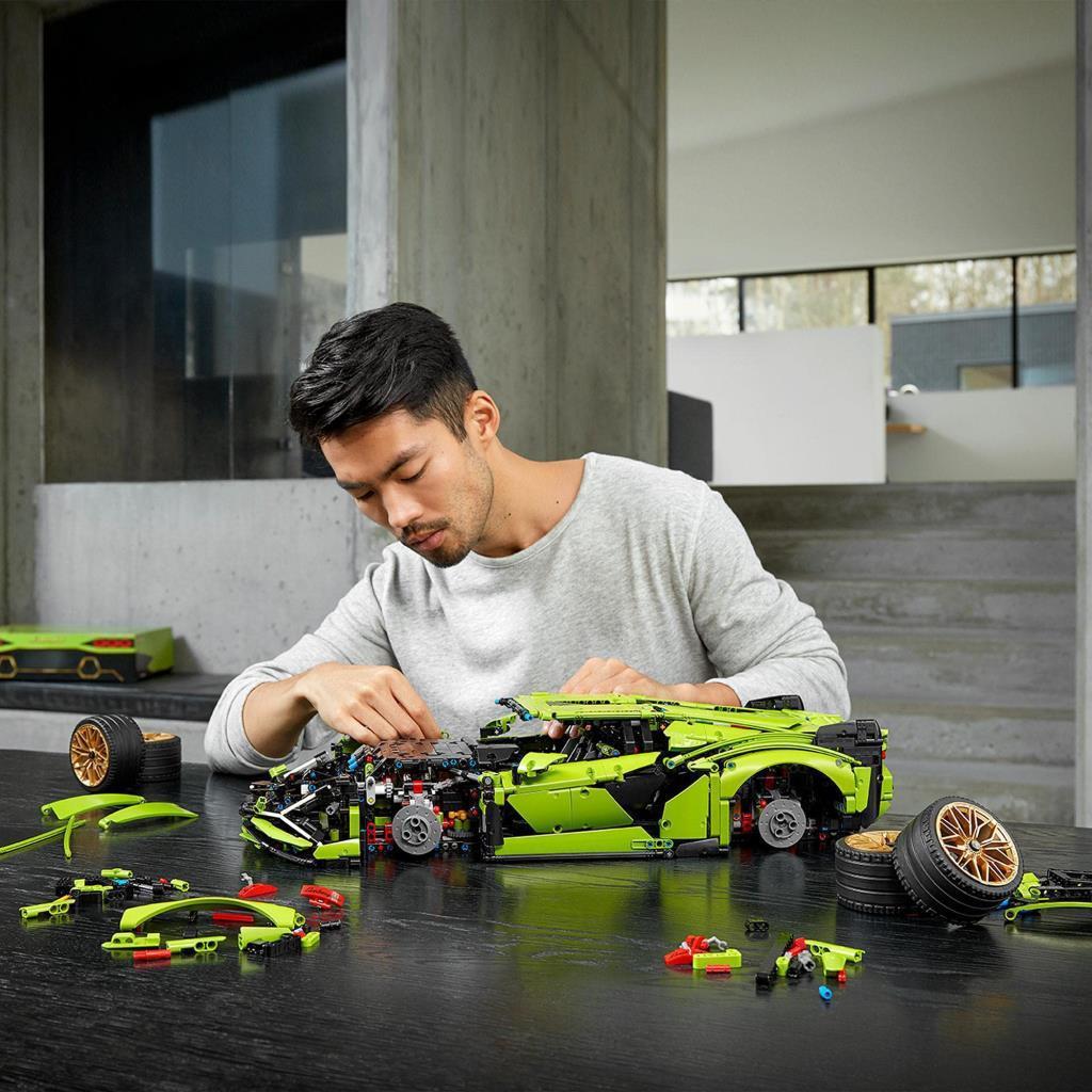 LEGOLEGO® Technic Lamborghini Sián FKP 37 (42115) Model Araba Yapım Seti, Etkileyici Sián FKP 37’yi Yapın ve Sergileyin (3696 Parça)