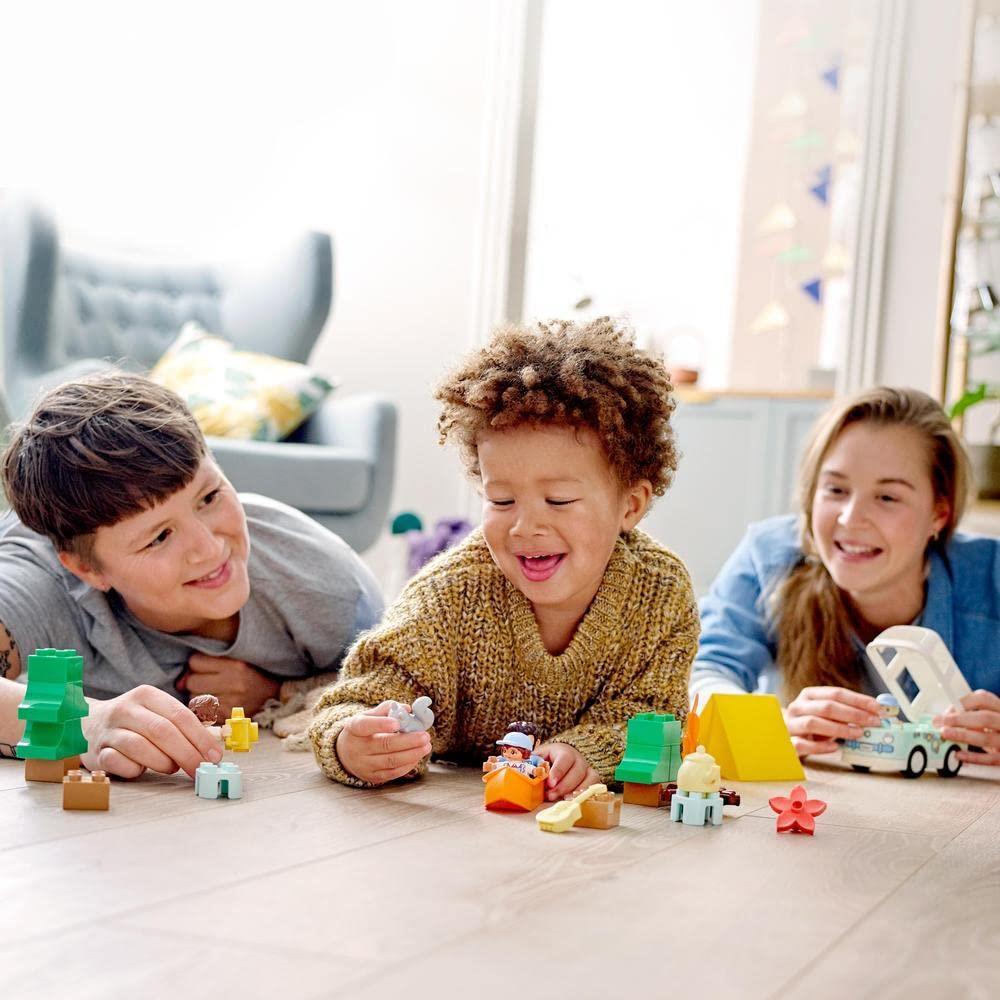 LEGOLEGO DUPLO Kasabası Ailece Karavan Macerası 10946 - Çocuklar için Kamp Temalı Yaratıcı Oyuncak Yapım Seti (30 Parça)
