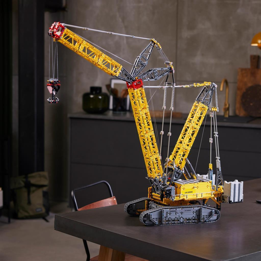 LEGOLEGO Technic Liebherr Paletli Vinç Lr 13000 42146,Çalışan Bir Vinç İçeren Yaratıcı Oyuncak Yapım Seti (2883 Parça)
