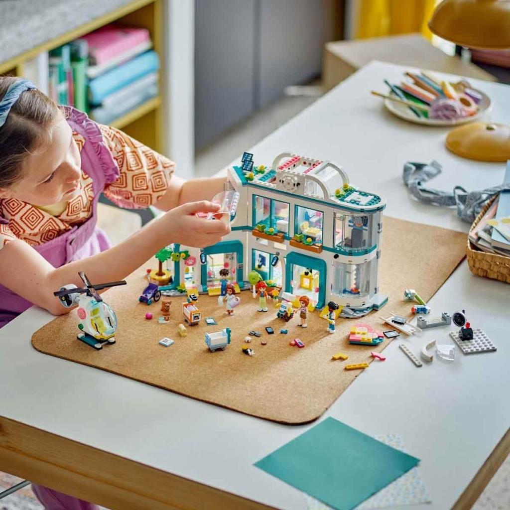 LEGOLEGO® Friends Heartlake City Hastanesi 42621