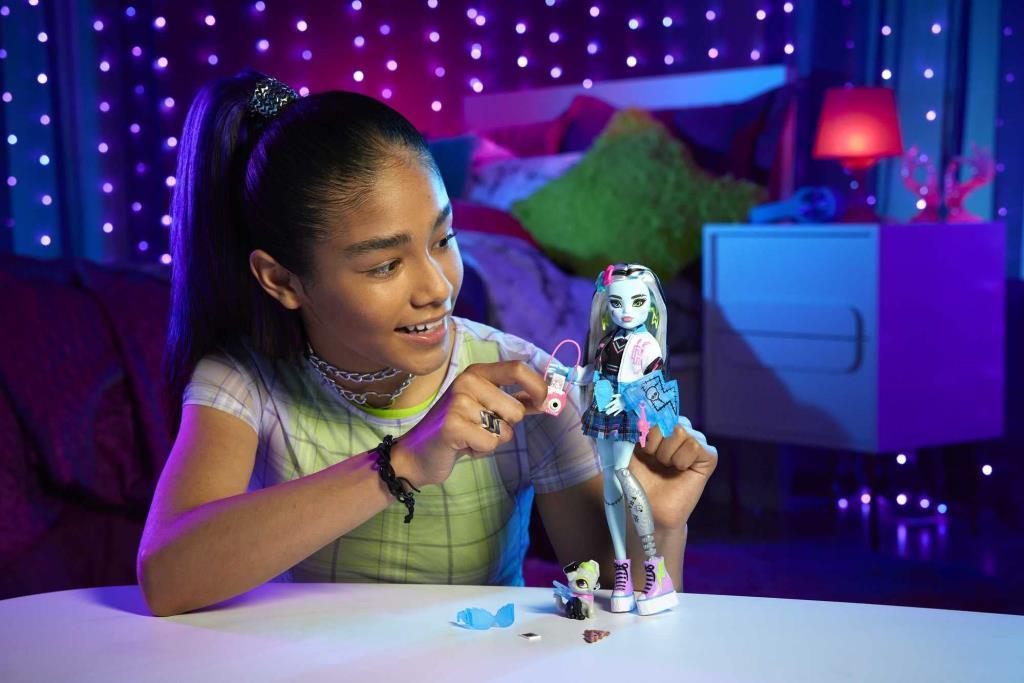 Monster HighMonster High Frankie Stein Ana Karakter Bebekler HHK53,Kız Çocukları İçin Monster High Bebekler