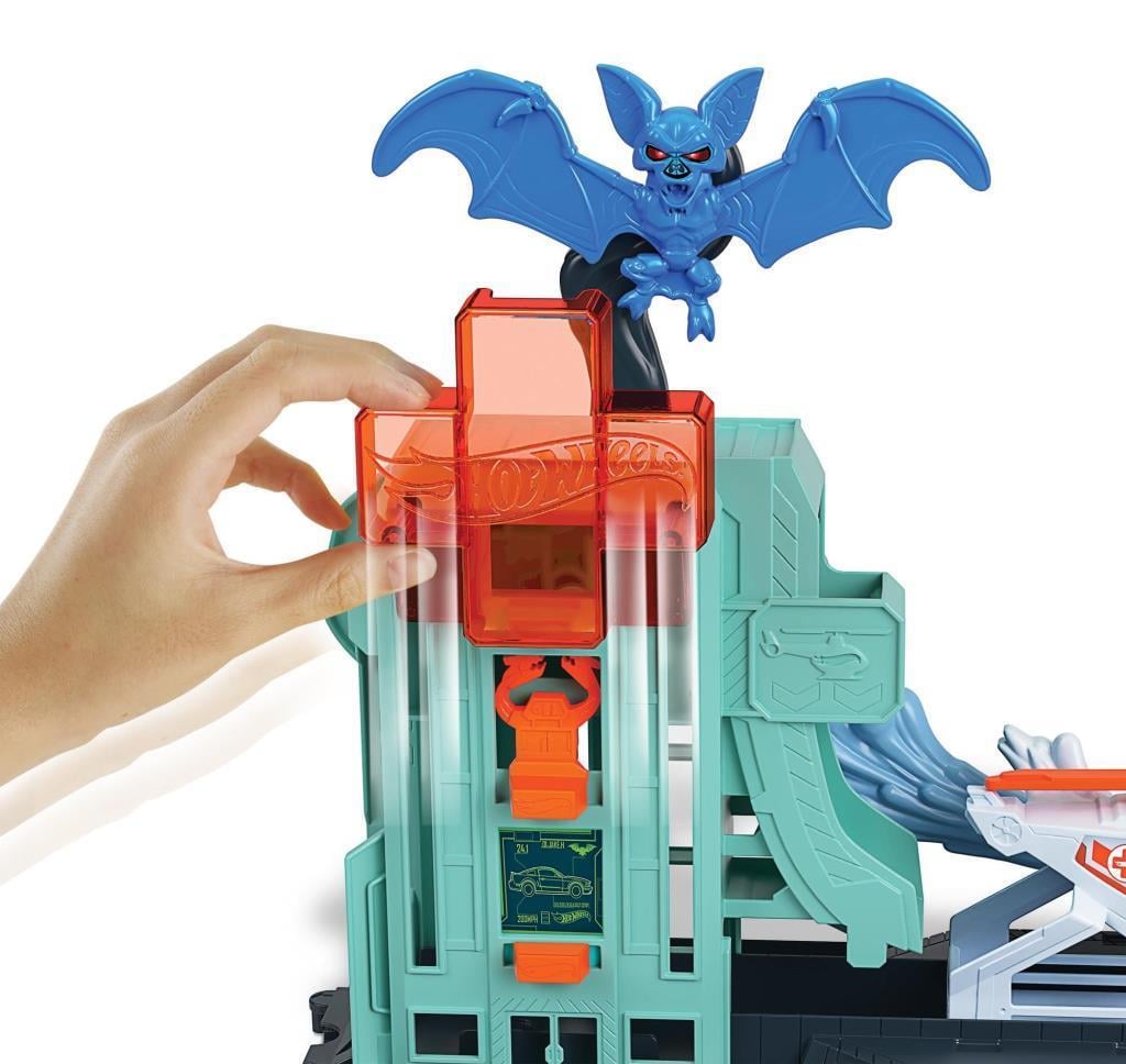 HOTWHEELSHotwheels Hot Wheels Şehirde Yaratıcılık Macerası Oyun Setleri FNB05 GJK90 Yarasanın Hava Saldırısı