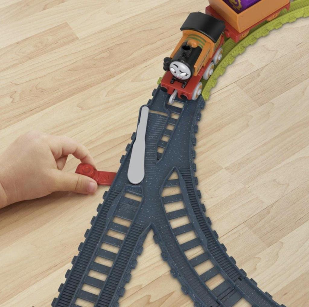 Thomas And FriendsThomas & Friends Nia & Tess Lift & Yükleme İstasyonu HHV80 Sür Bırak Tren Seti