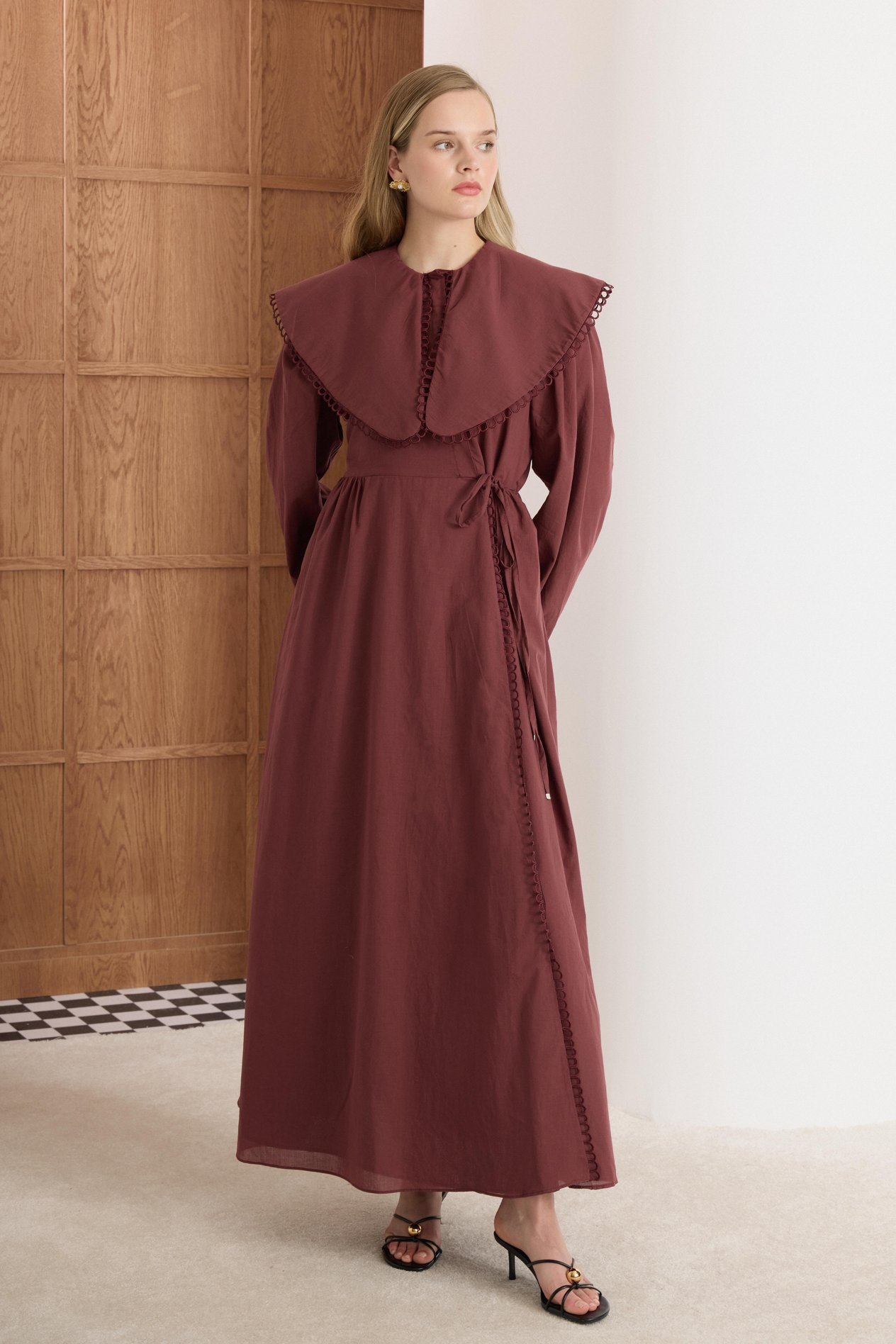 Ellarose Yaka Zincir Dantelli Elbise - Bordo