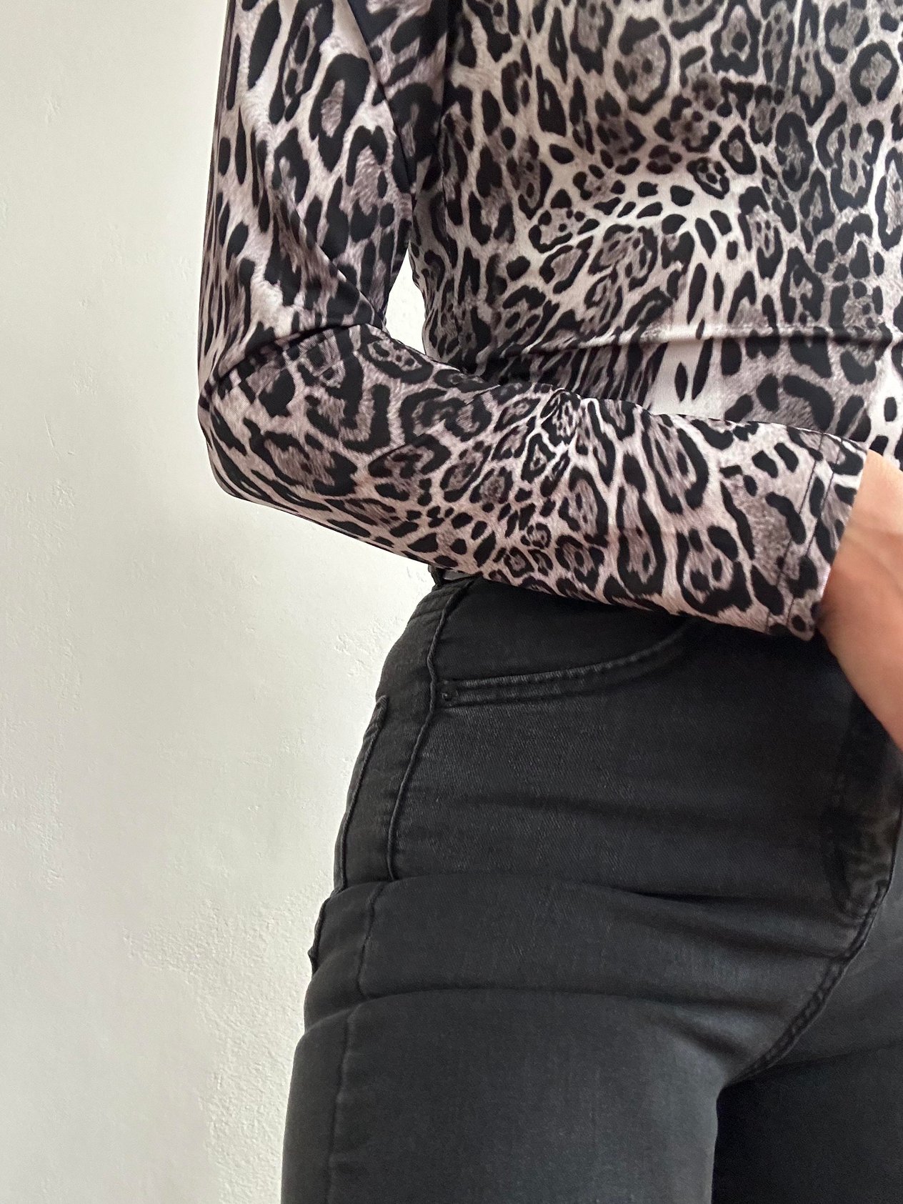 WANISA LEOPAR DESENLİ SANDY BLUZ 